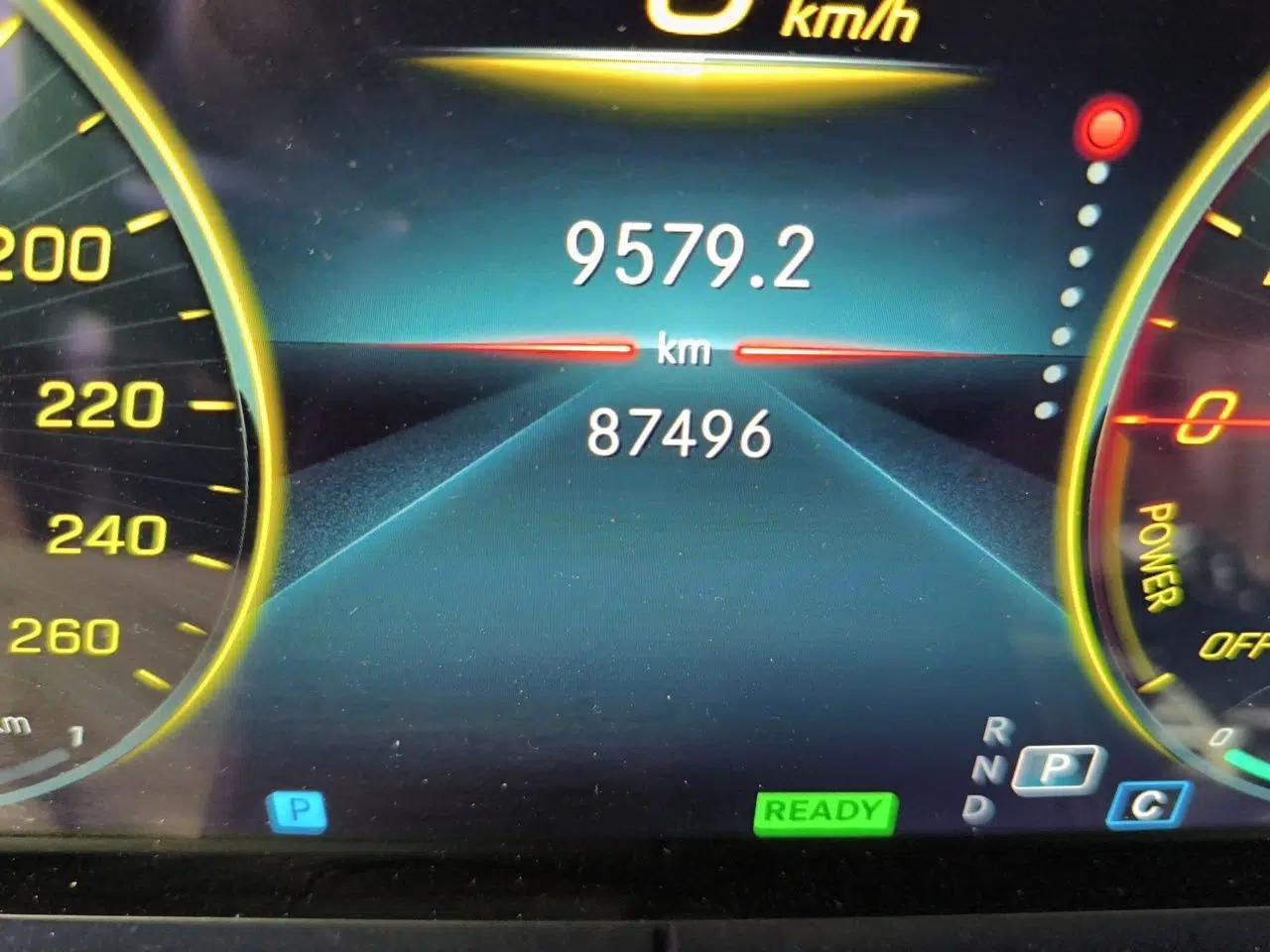 Mercedes-Benz E-Class New Energy 2022 E 350 e L Plug-in Hybrid Sports Sedan — миниатюра 12