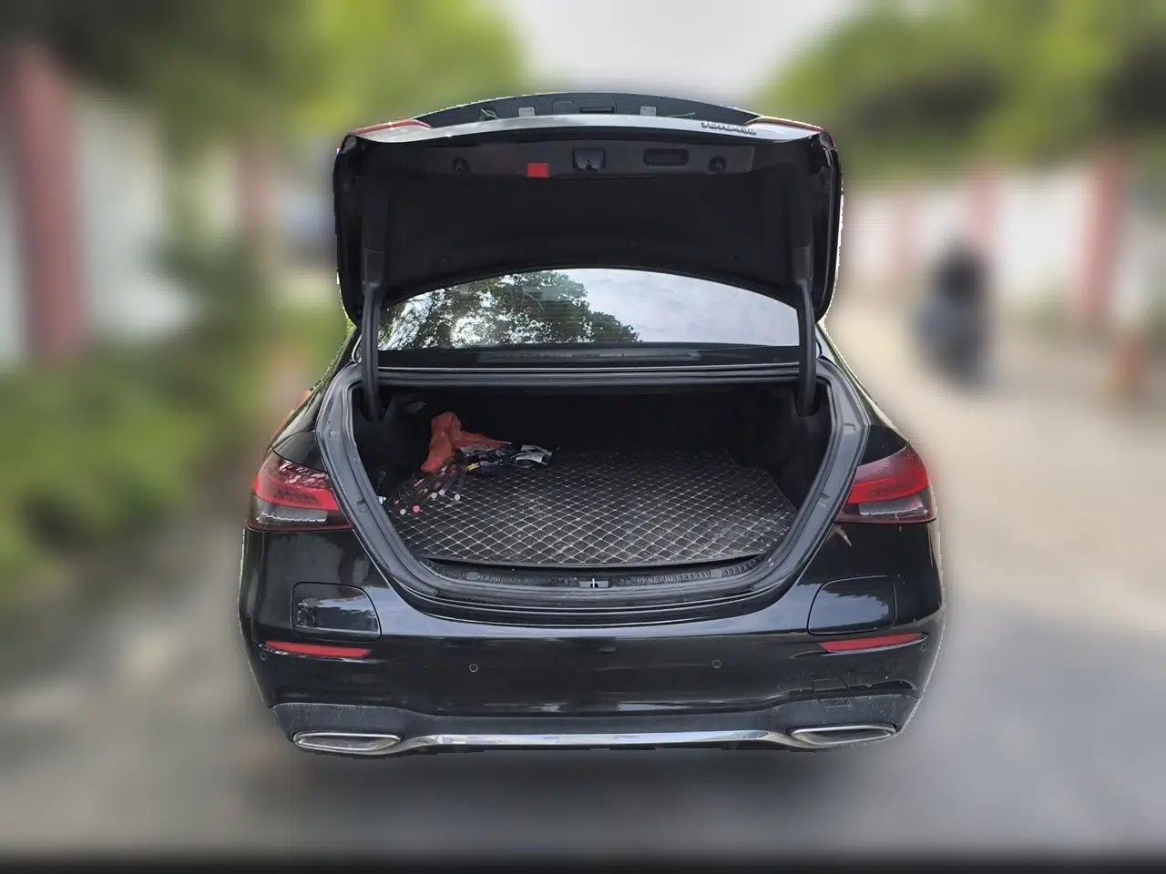 Mercedes-Benz E-Class New Energy 2022 E 350 e L Plug-in Hybrid Sports Sedan — миниатюра 19