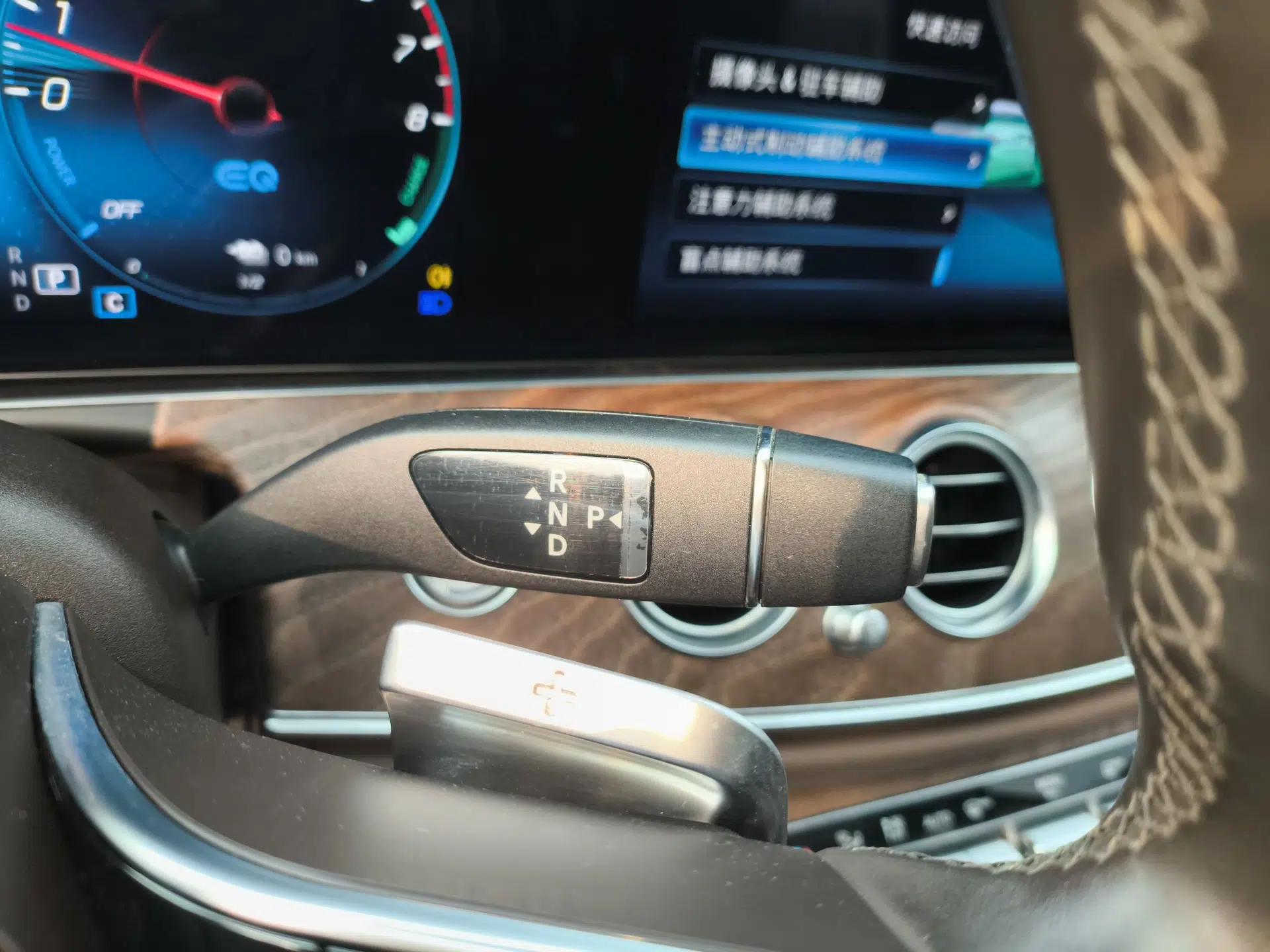 Mercedes-Benz E-Class New Energy 2022 Restyled E 350 e L Plug-in Hybrid Sedan — миниатюра 16