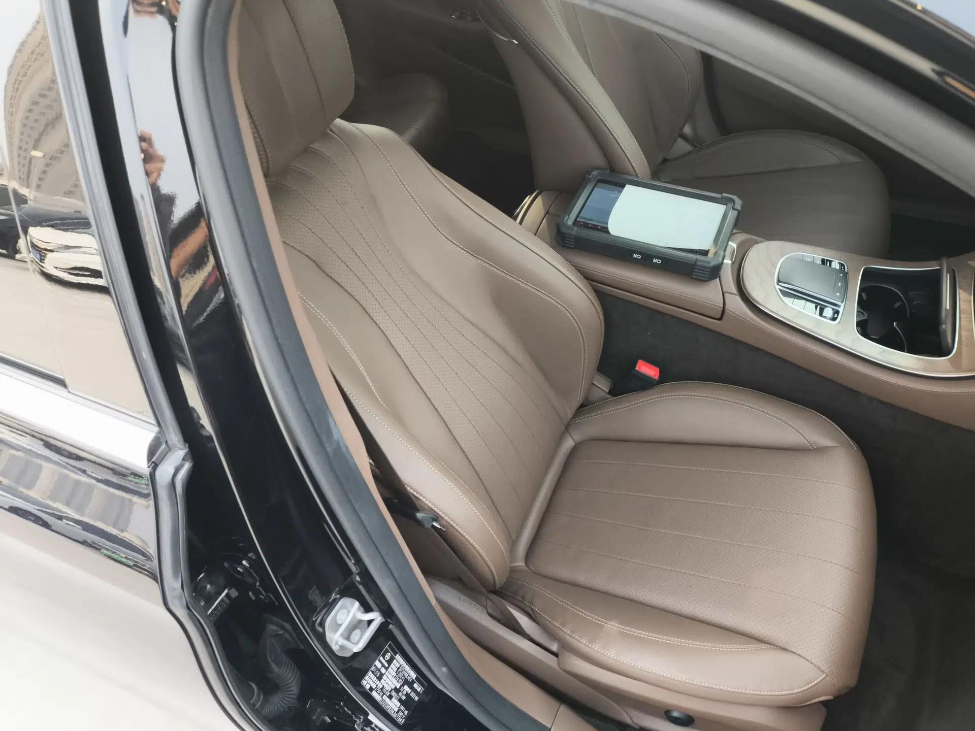 Mercedes-Benz E-Class New Energy 2022 Restyled E 350 e L Plug-in Hybrid Sedan — миниатюра 19