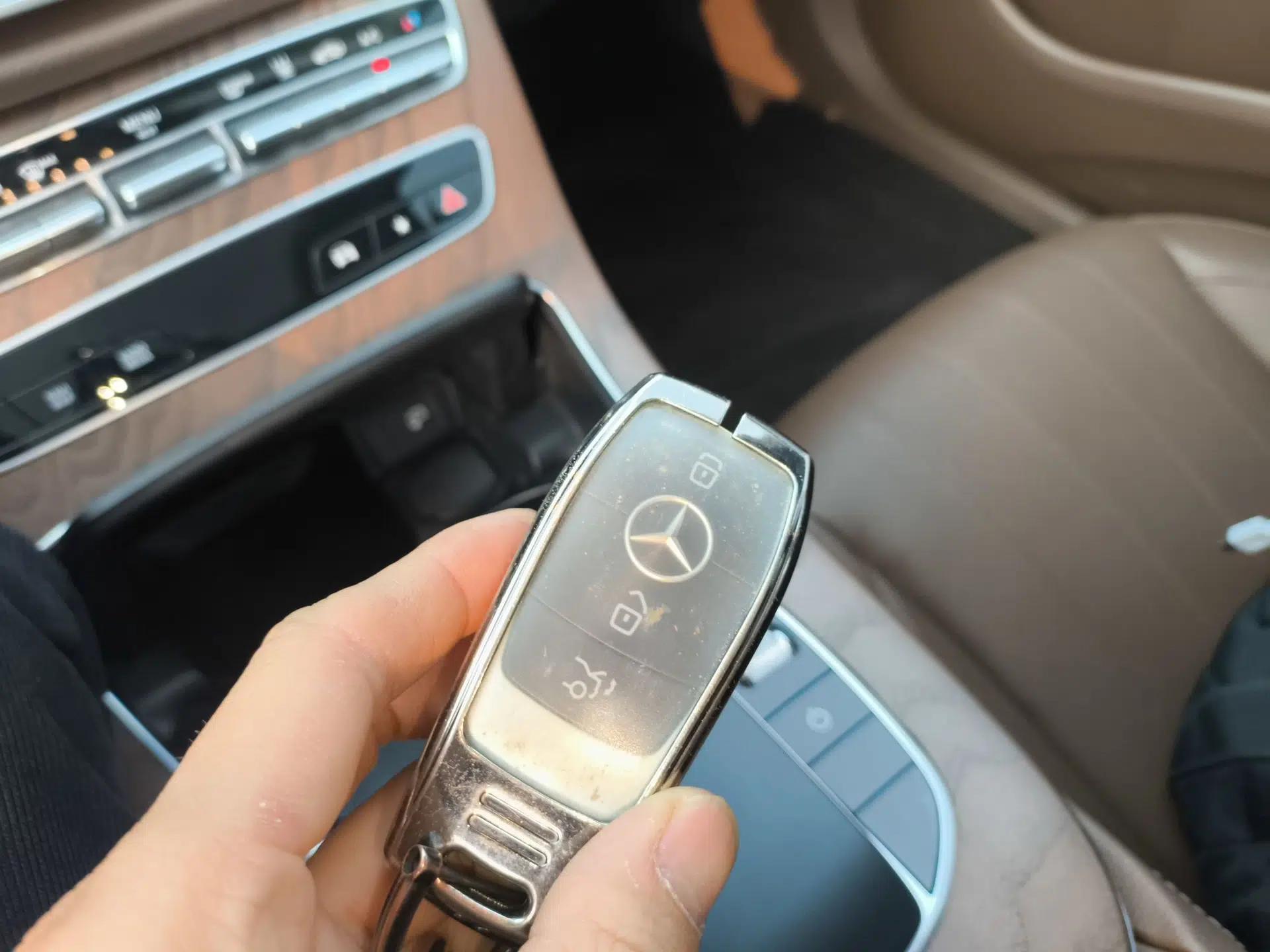 Mercedes-Benz E-Class New Energy 2022 Restyled E 350 e L Plug-in Hybrid Sedan — миниатюра 23