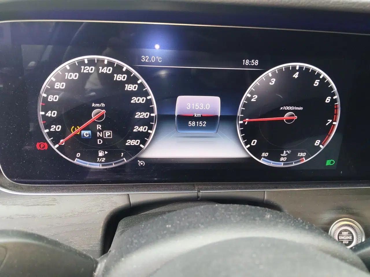 Mercedes-Benz E-Class 2020 E 300 L Luxury Model — миниатюра 12