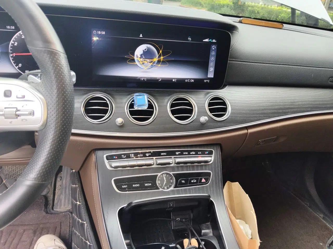 Mercedes-Benz E-Class 2020 E 300 L Luxury Model — миниатюра 13