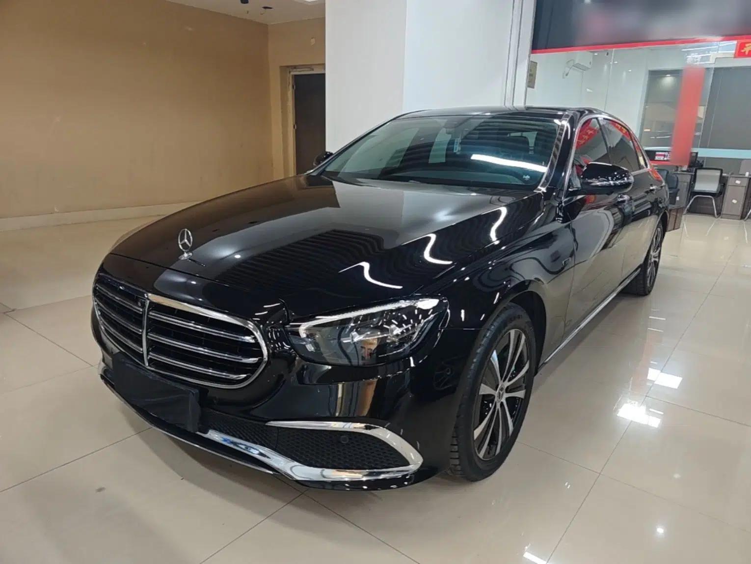 Mercedes-Benz E-Class New Energy 2021 E 350 e L Plug-in Hybrid Sedan — миниатюра 1