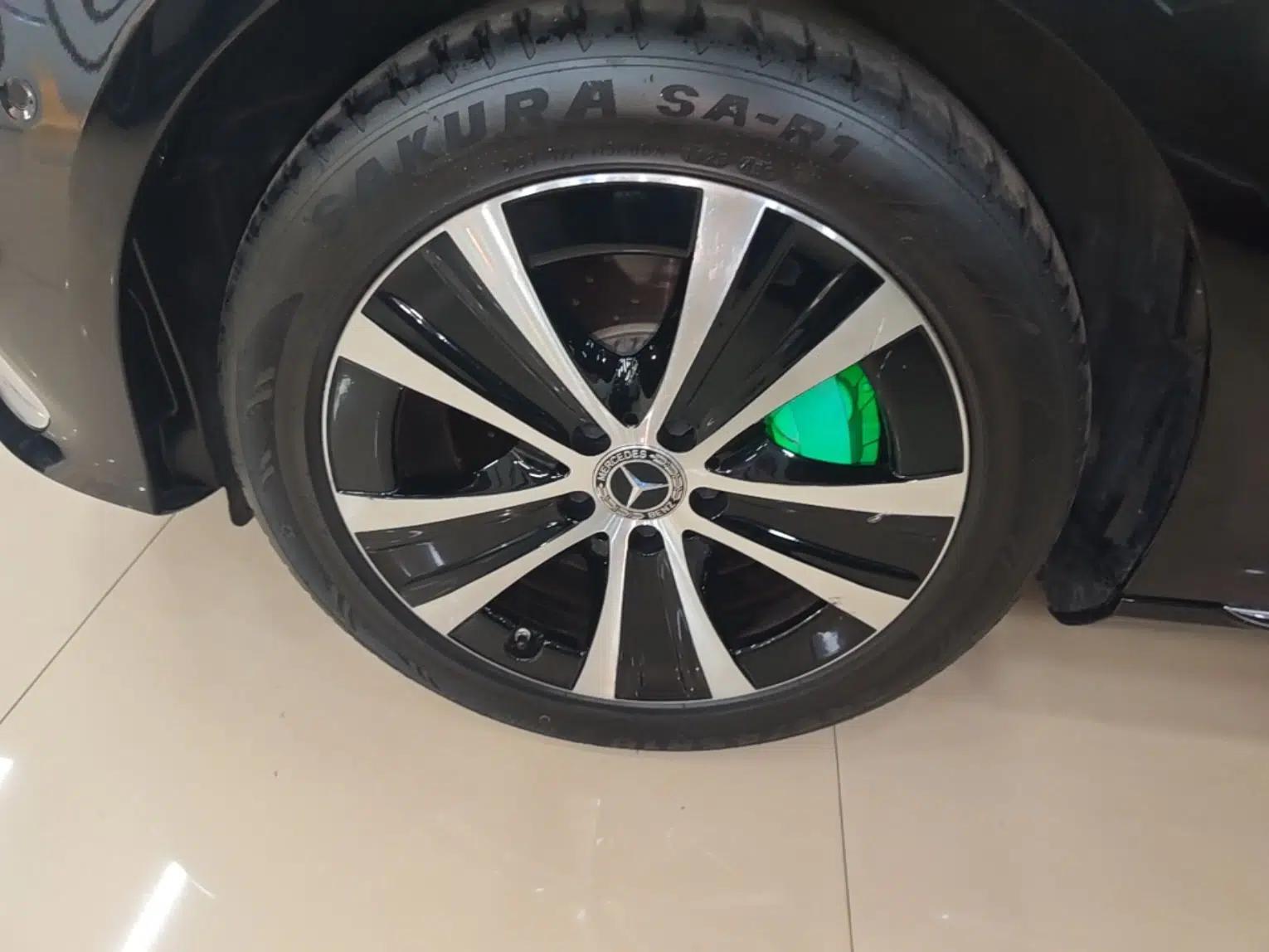 Mercedes-Benz E-Class New Energy 2021 E 350 e L Plug-in Hybrid Sedan — миниатюра 15