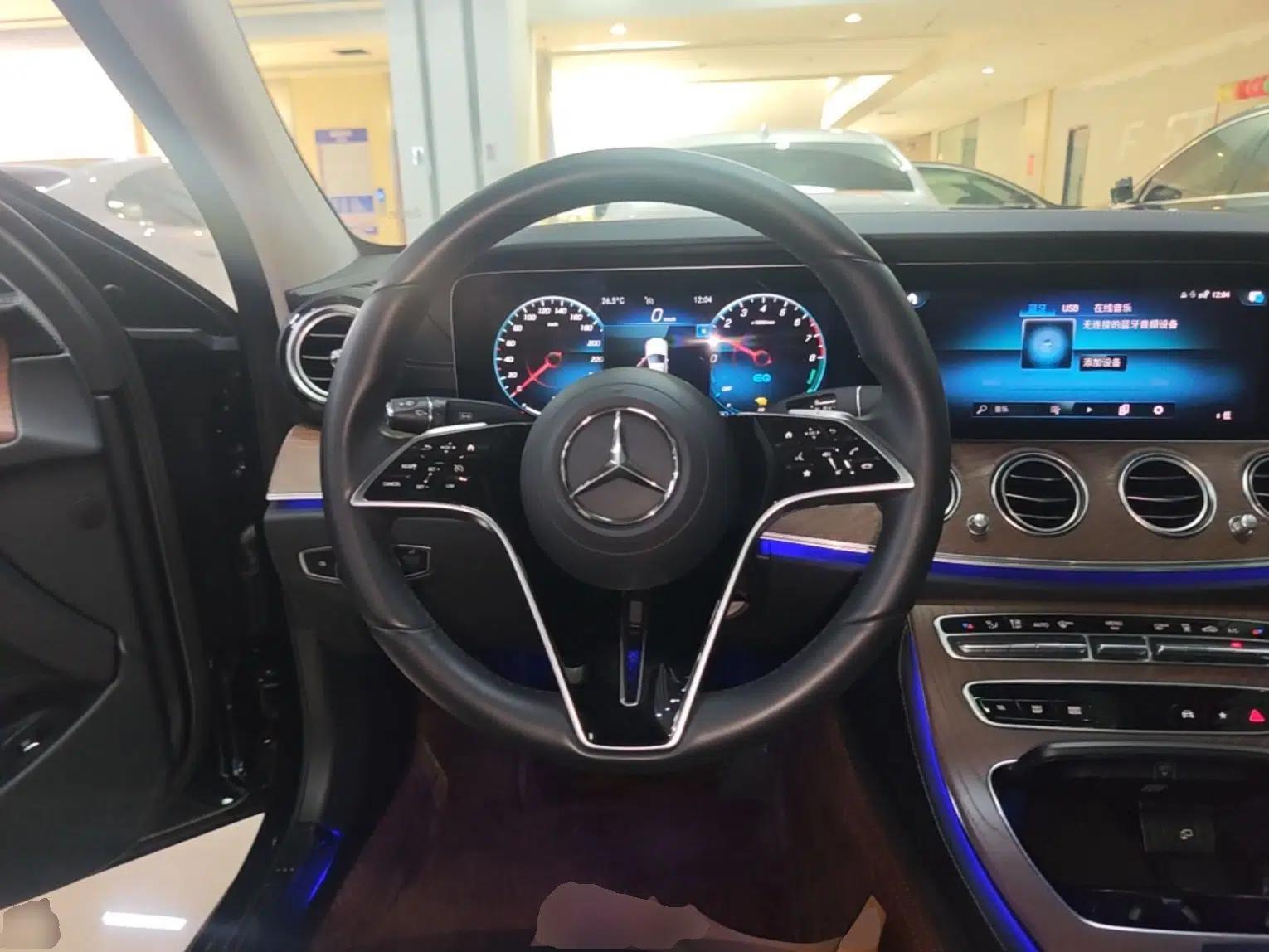 Mercedes-Benz E-Class New Energy 2021 E 350 e L Plug-in Hybrid Sedan — миниатюра 18