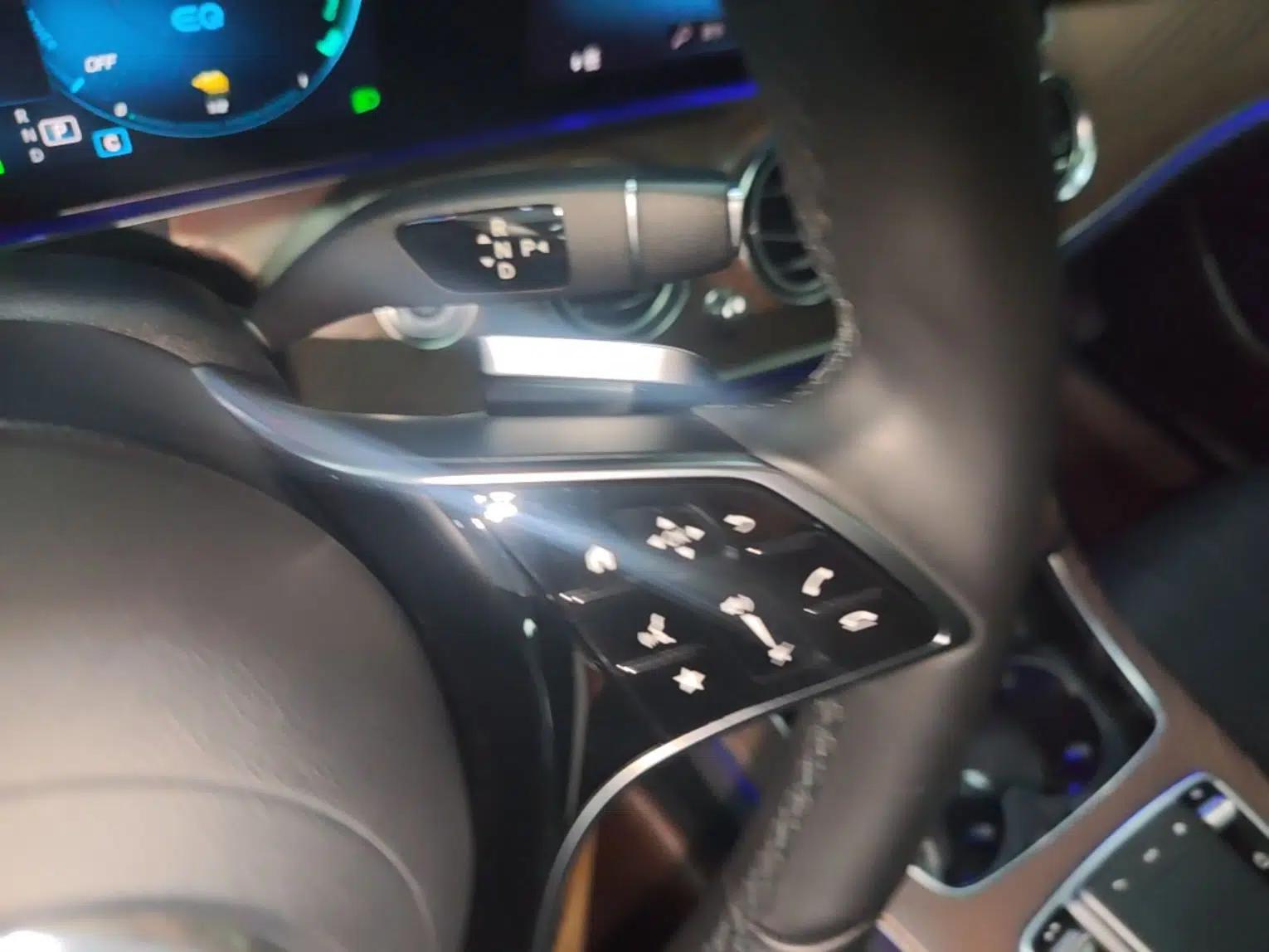 Mercedes-Benz E-Class New Energy 2021 E 350 e L Plug-in Hybrid Sedan — миниатюра 21
