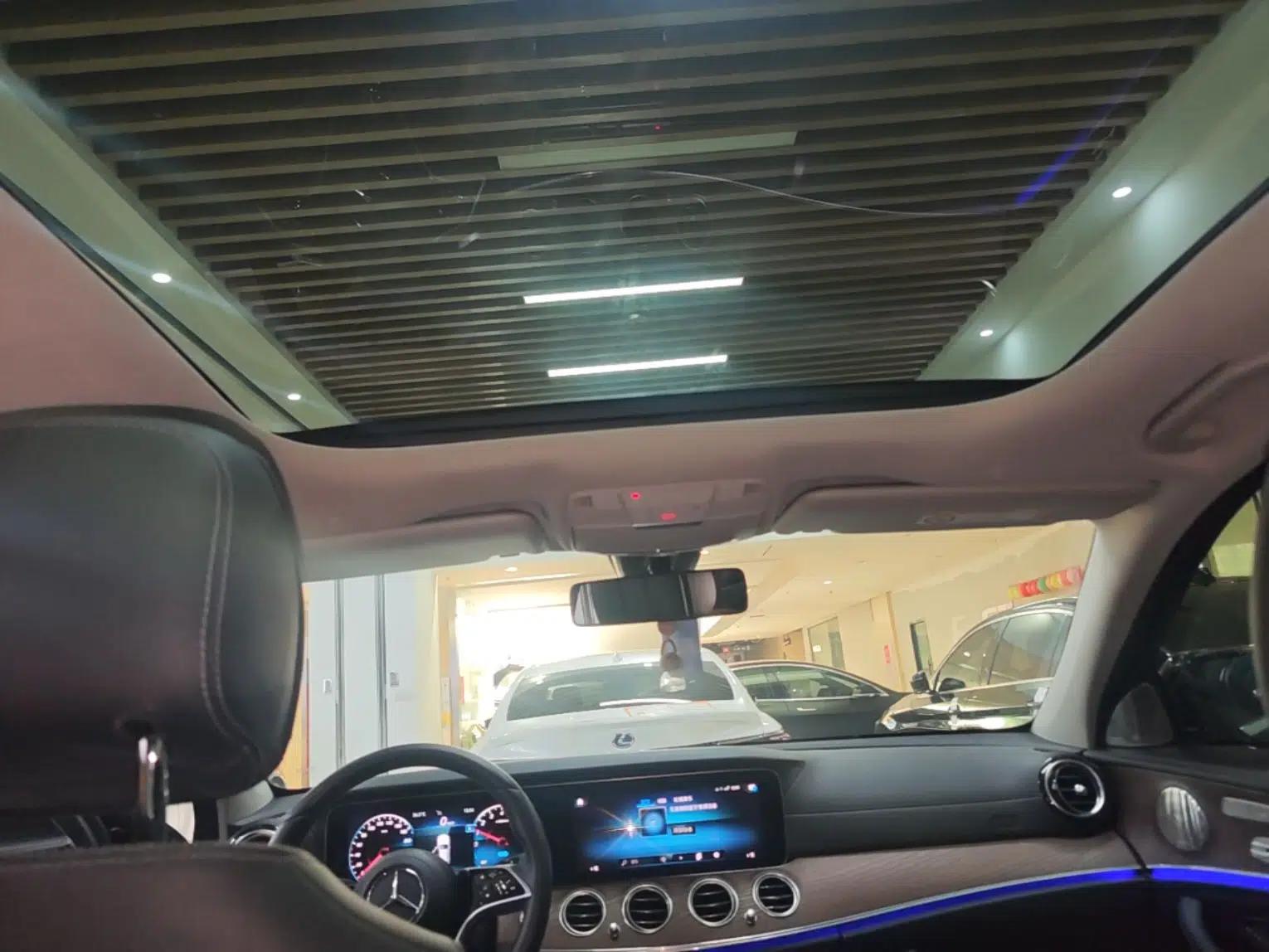 Mercedes-Benz E-Class New Energy 2021 E 350 e L Plug-in Hybrid Sedan — миниатюра 26