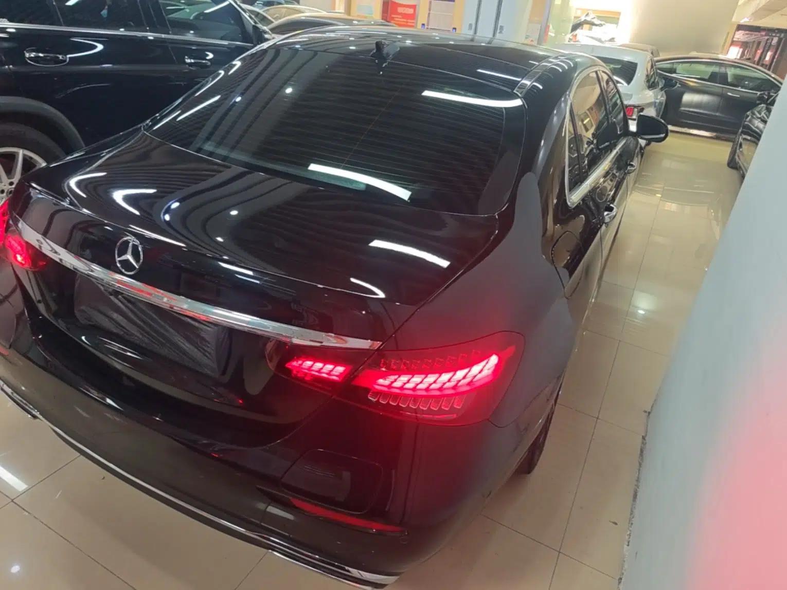 Mercedes-Benz E-Class New Energy 2021 E 350 e L Plug-in Hybrid Sedan — миниатюра 6