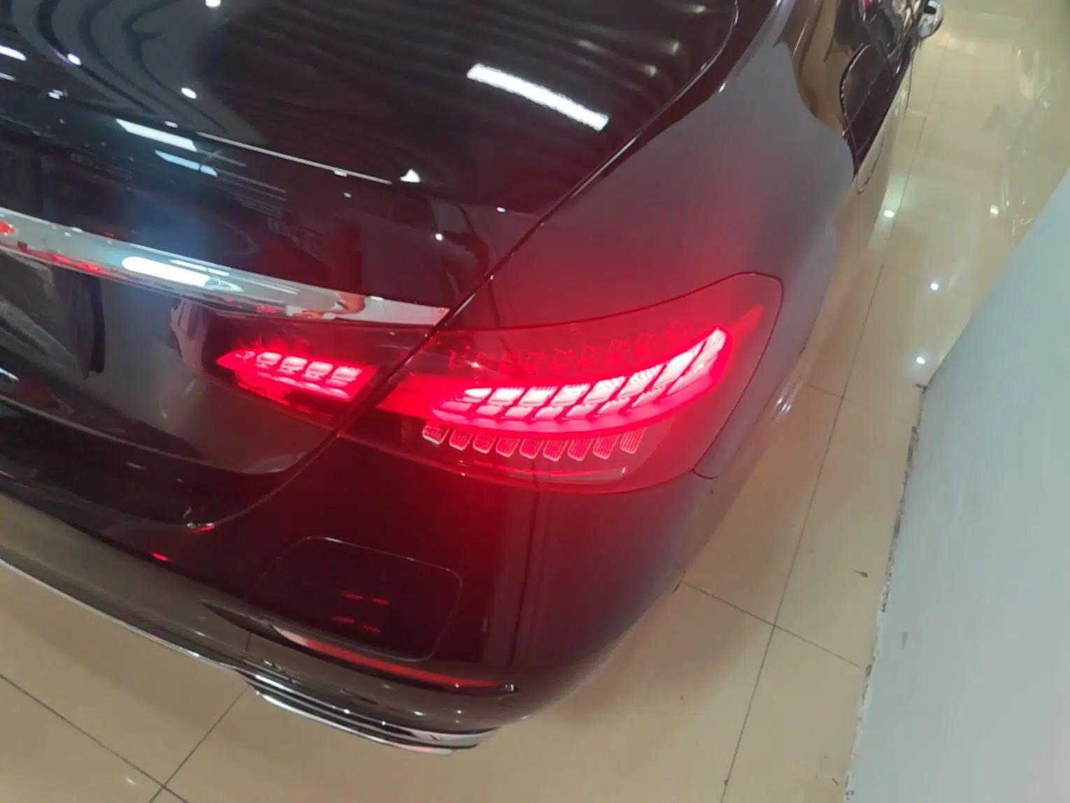 Mercedes-Benz E-Class New Energy 2021 E 350 e L Plug-in Hybrid Sedan — миниатюра 9