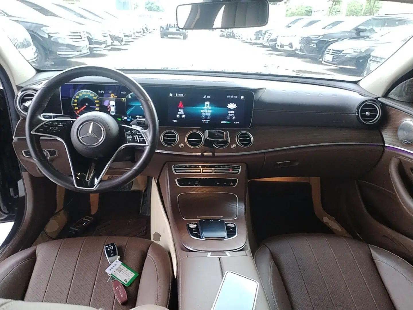 Mercedes-Benz E-Class New Energy 2022 Restyled E 350 e L Plug-in Hybrid Sedan — миниатюра 12
