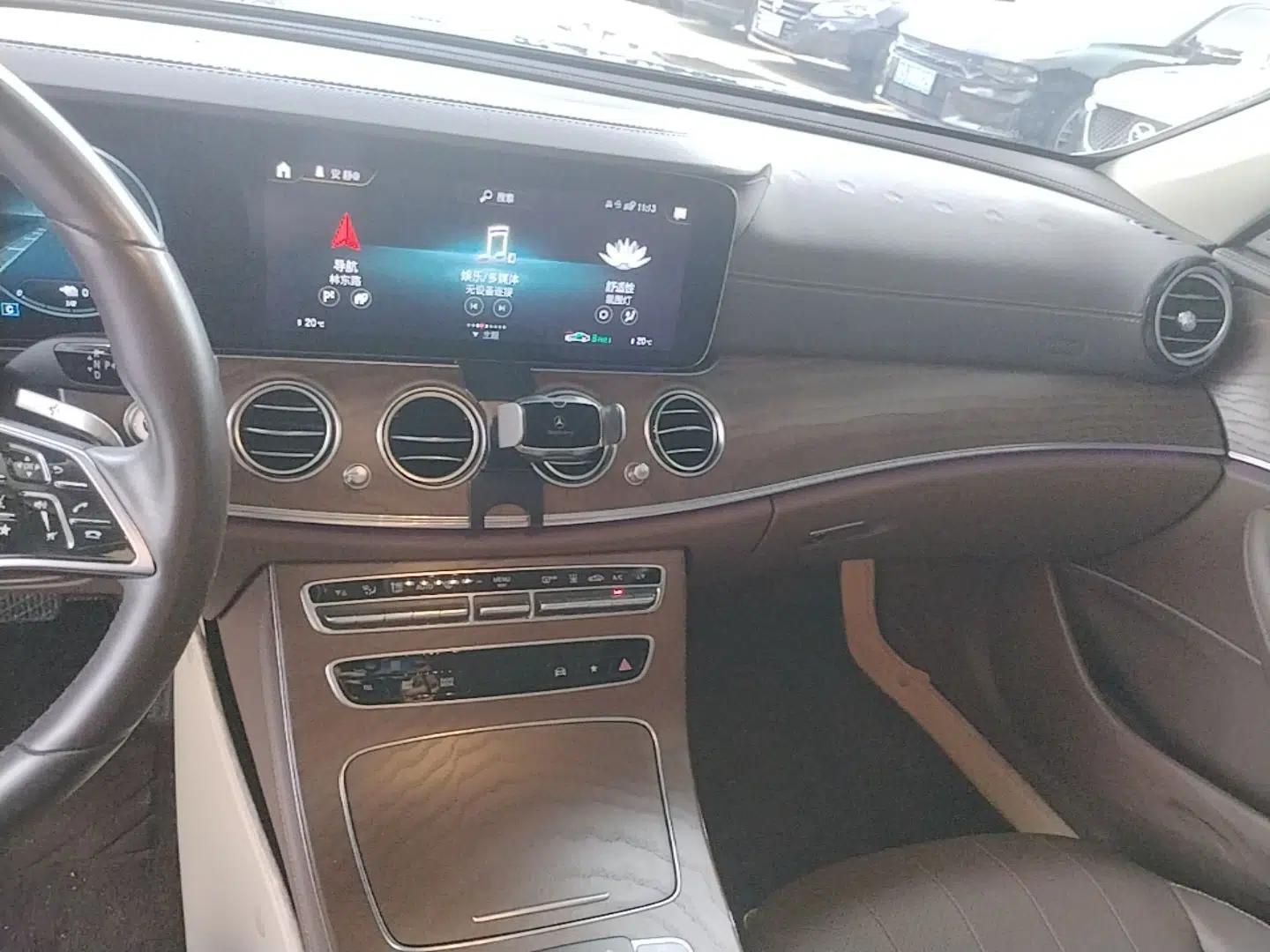 Mercedes-Benz E-Class New Energy 2022 Restyled E 350 e L Plug-in Hybrid Sedan — миниатюра 15