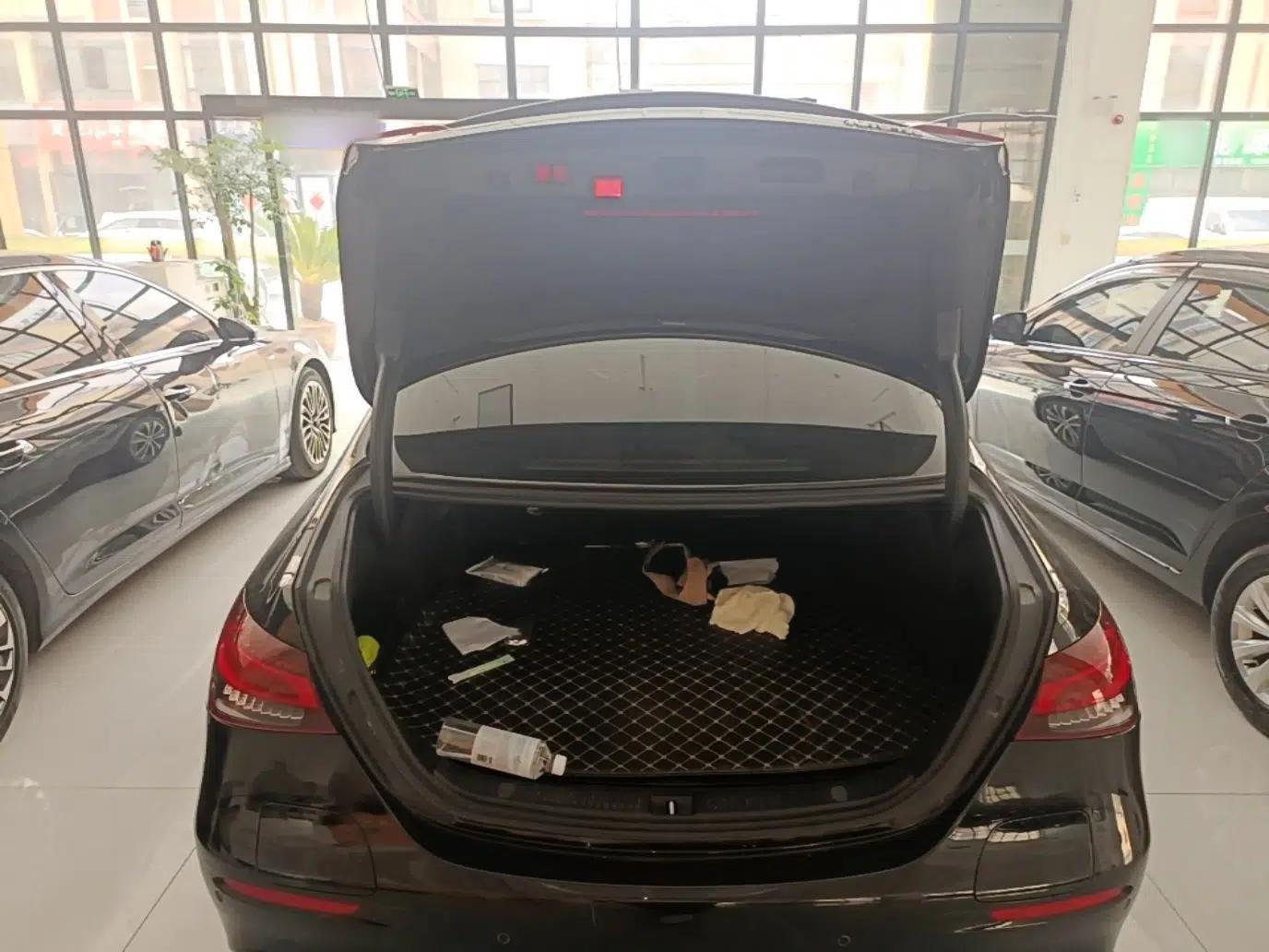 Mercedes-Benz E-Class New Energy 2022 Restyled E 350 e L Plug-in Hybrid Sports Sedan — миниатюра 22
