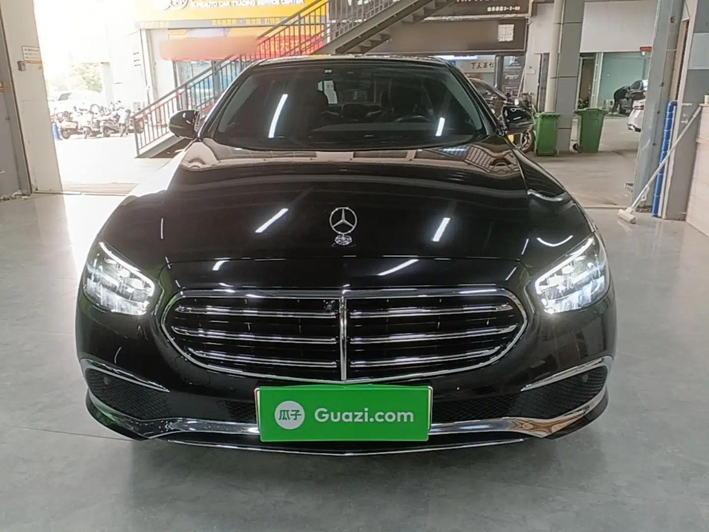 Mercedes-Benz E-Class New Energy 2023 E 350 e L Plug-in Hybrid Sedan — миниатюра 2