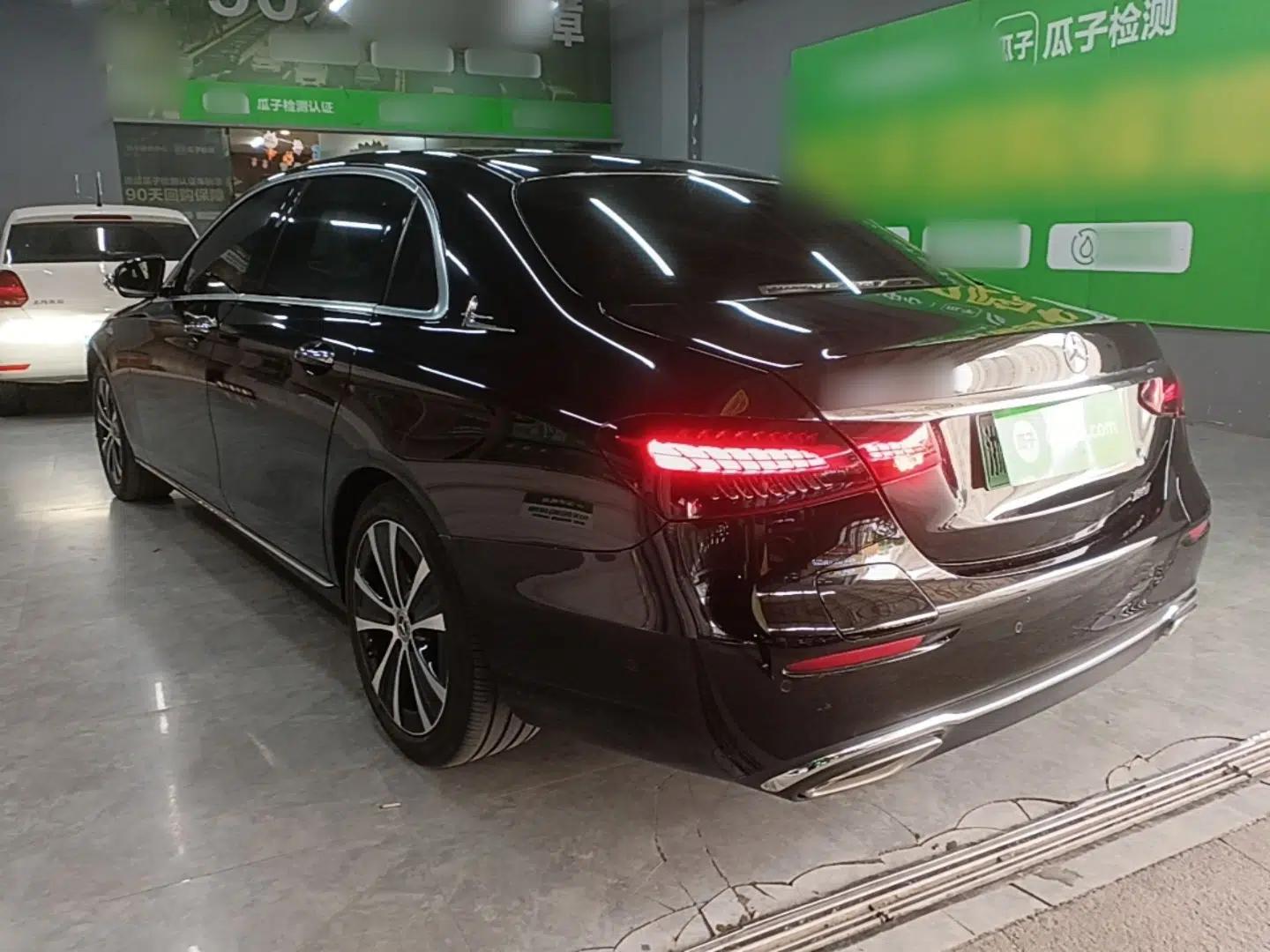 Mercedes-Benz E-Class New Energy 2023 E 350 e L Plug-in Hybrid Sedan — миниатюра 4