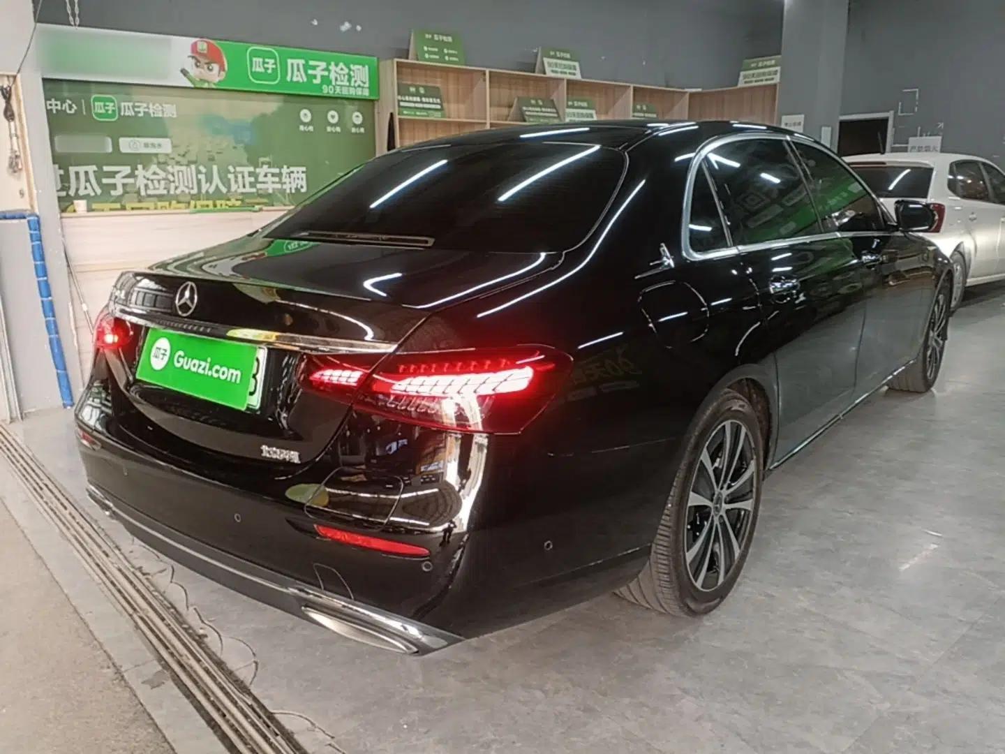 Mercedes-Benz E-Class New Energy 2023 E 350 e L Plug-in Hybrid Sedan — миниатюра 6