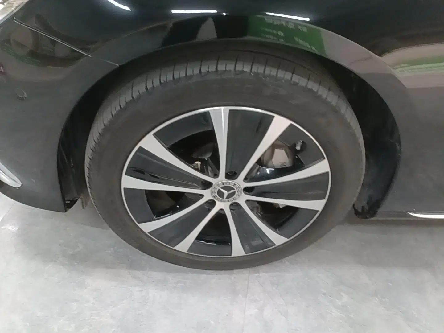 Mercedes-Benz E-Class New Energy 2023 E 350 e L Plug-in Hybrid Sedan — миниатюра 10