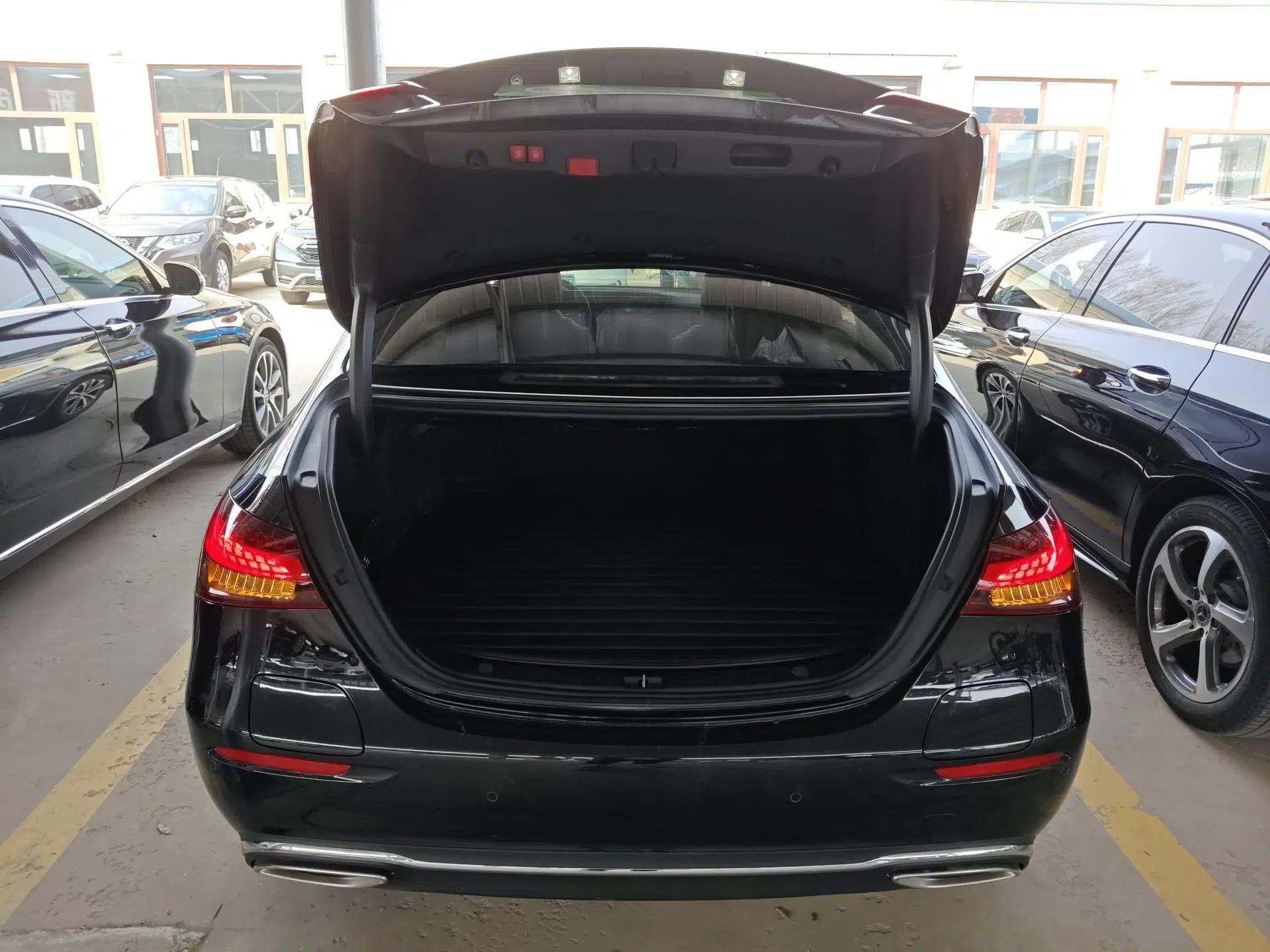 Mercedes-Benz E-Class New Energy 2022 Facelift E 350 e L Plug-in Hybrid Sedan — миниатюра 22