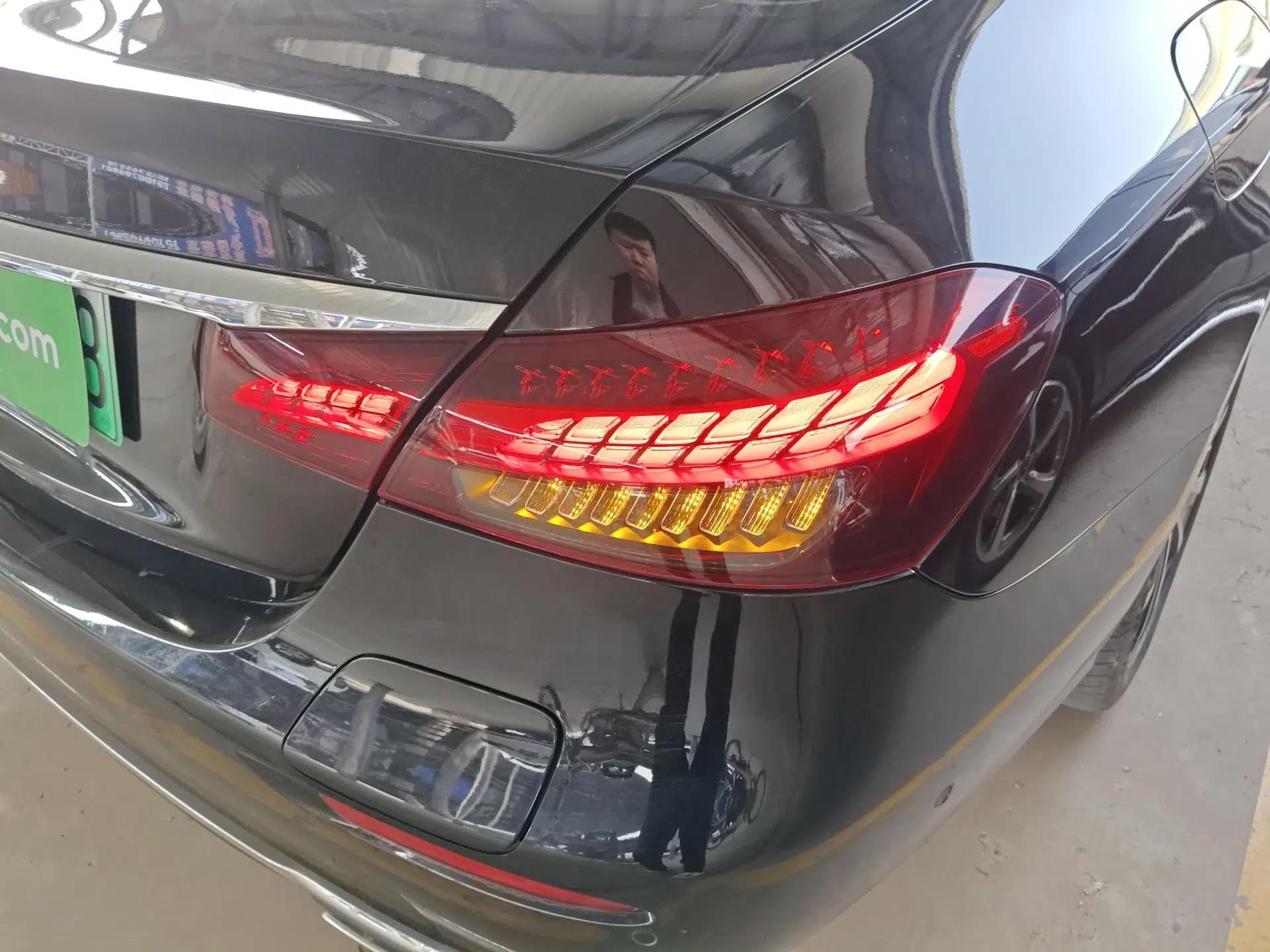 Mercedes-Benz E-Class New Energy 2022 Facelift E 350 e L Plug-in Hybrid Sedan — миниатюра 9