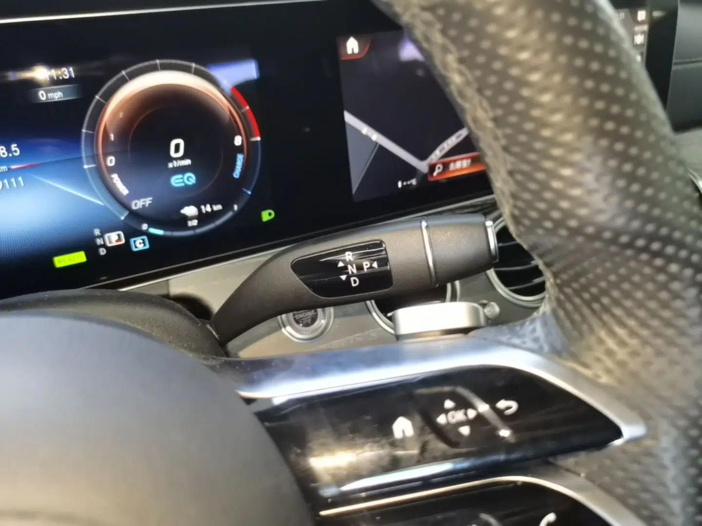 Mercedes-Benz E-Class New Energy 2022 Restyled E 350 e L Plug-in Hybrid Sports Sedan — миниатюра 16
