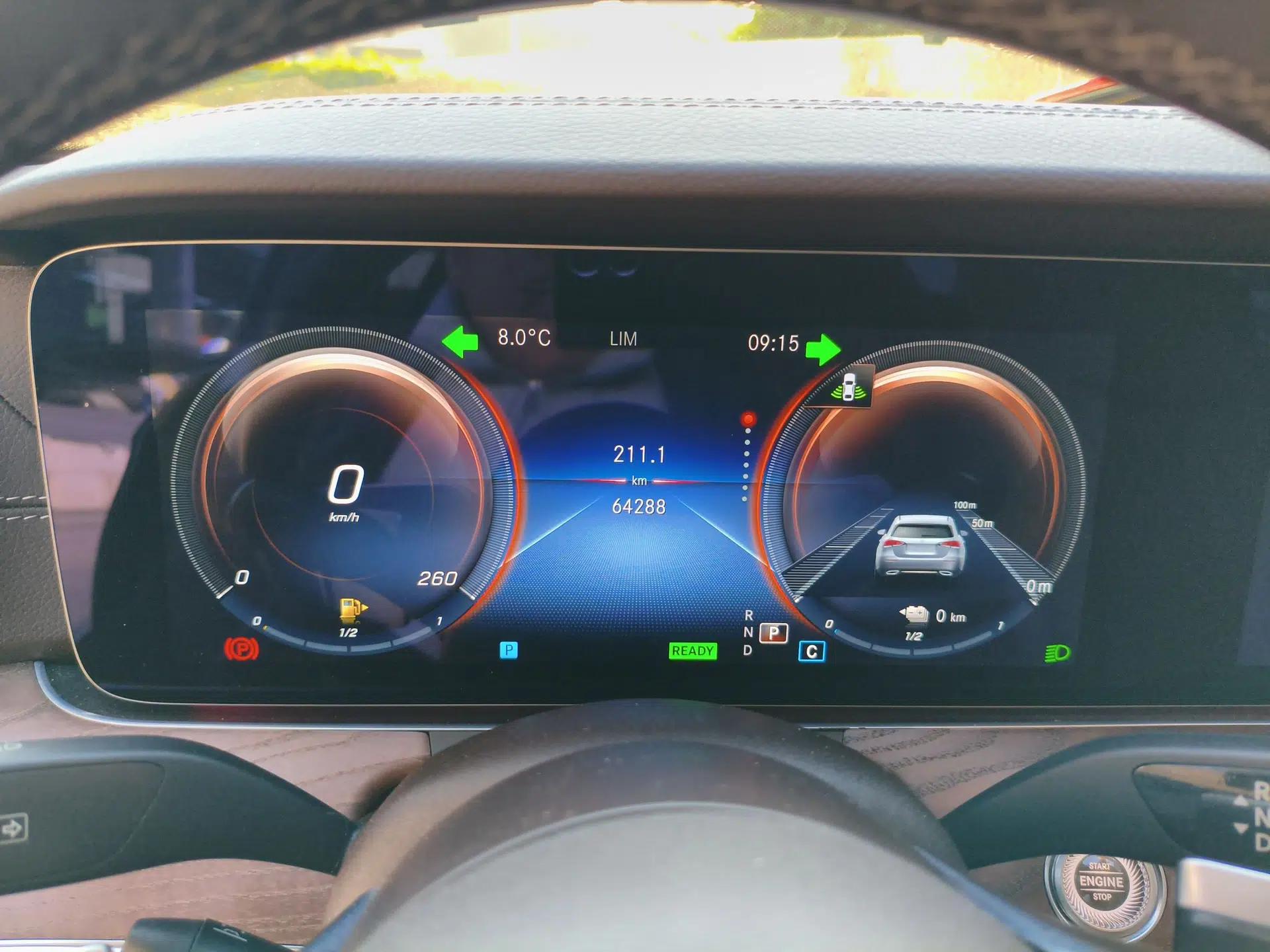 Mercedes-Benz E-Class New Energy 2022 Restyled E 350 e L Plug-in Hybrid Sedan — миниатюра 14