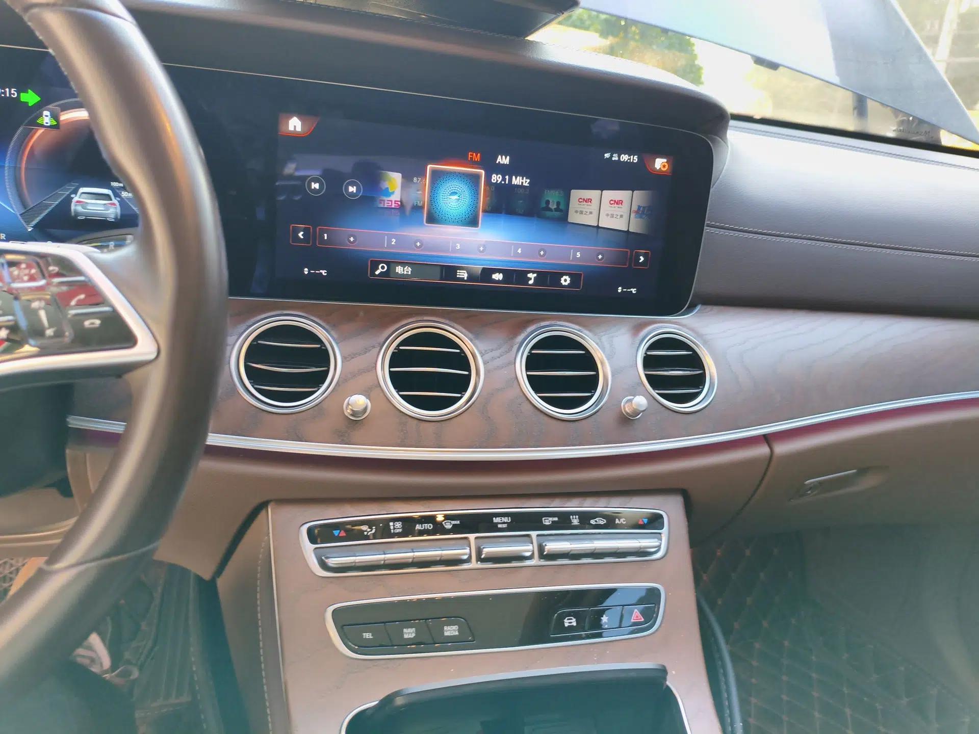 Mercedes-Benz E-Class New Energy 2022 Restyled E 350 e L Plug-in Hybrid Sedan — миниатюра 16