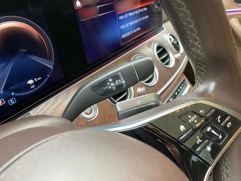Mercedes-Benz E-Class New Energy 2022 Restyled E 350 e L Plug-in Hybrid Sedan — миниатюра 27