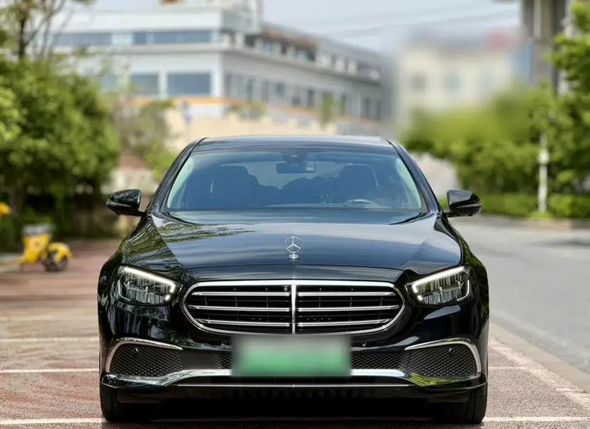 Mercedes-Benz E-Class New Energy 2022 Second Facelift E 350 e L Plug-in Hybrid Sedan — миниатюра 9
