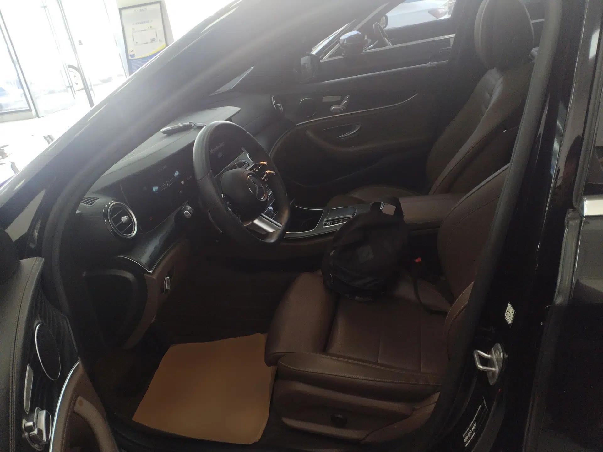 Mercedes-Benz E-Class New Energy 2022 Second Facelift E 350 e L Plug-in Hybrid Sports Sedan — миниатюра 18