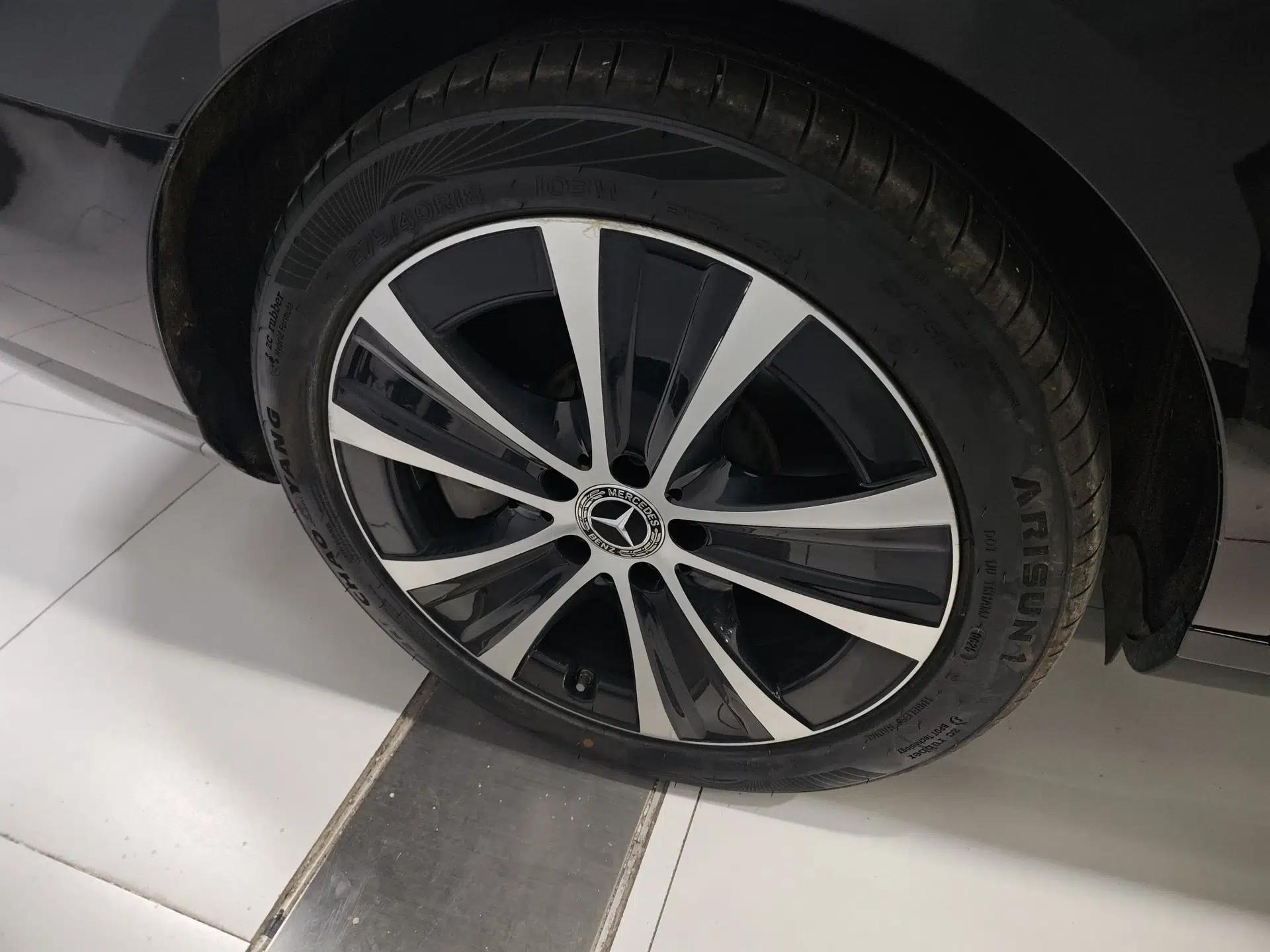 Mercedes-Benz E-Class New Energy 2022 Second Facelift E 350 e L Plug-in Hybrid Sedan — миниатюра 11
