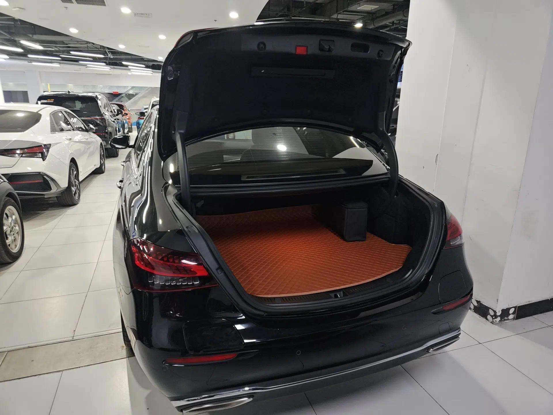 Mercedes-Benz E-Class New Energy 2022 Second Facelift E 350 e L Plug-in Hybrid Sedan — миниатюра 22