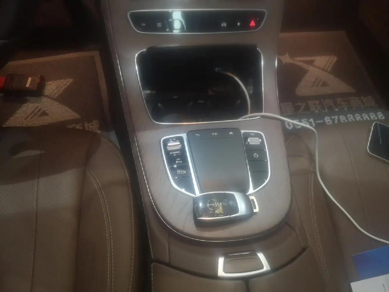 Mercedes-Benz E-Class New Energy 2022 E 350 e L Plug-in Hybrid Sedan — миниатюра 16