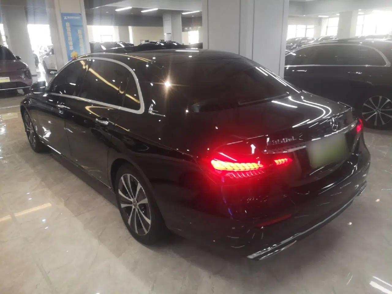Mercedes-Benz E-Class New Energy 2022 E 350 e L Plug-in Hybrid Sedan — миниатюра 4