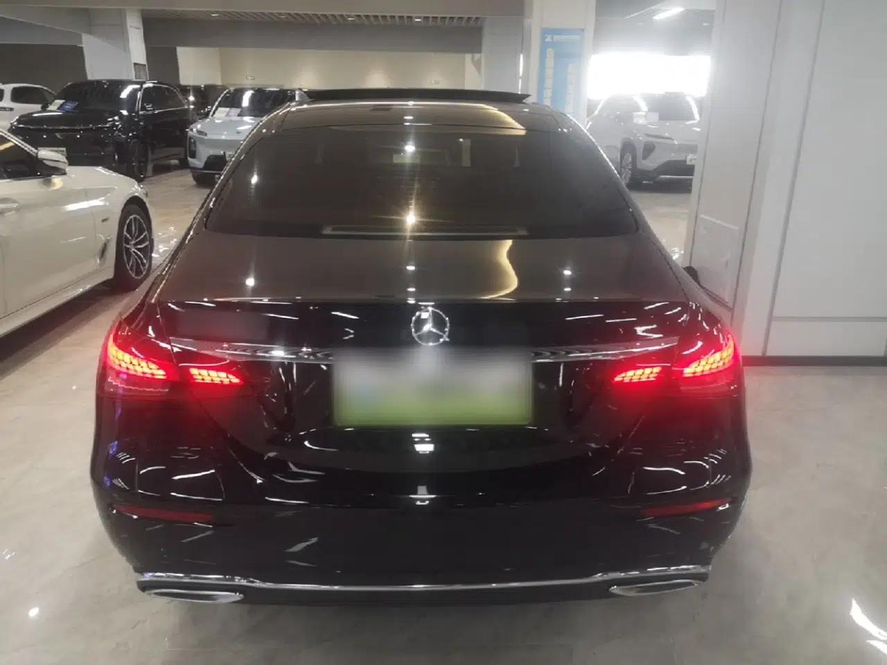 Mercedes-Benz E-Class New Energy 2022 E 350 e L Plug-in Hybrid Sedan — миниатюра 5