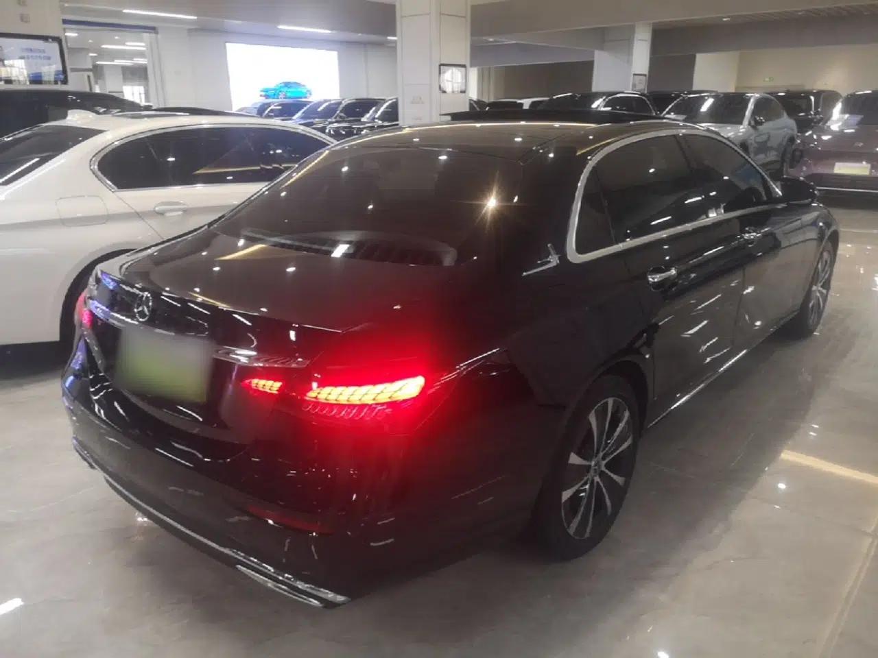 Mercedes-Benz E-Class New Energy 2022 E 350 e L Plug-in Hybrid Sedan — миниатюра 6