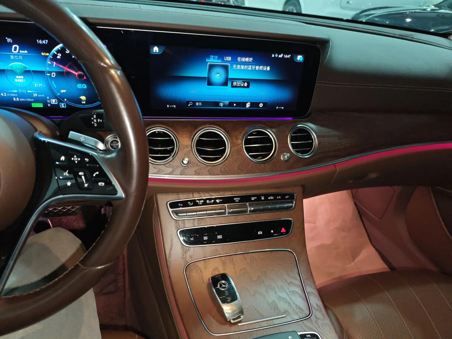Mercedes-Benz E-Class New Energy 2022 Restyled E 350 e L Plug-in Hybrid Sedan — миниатюра 15
