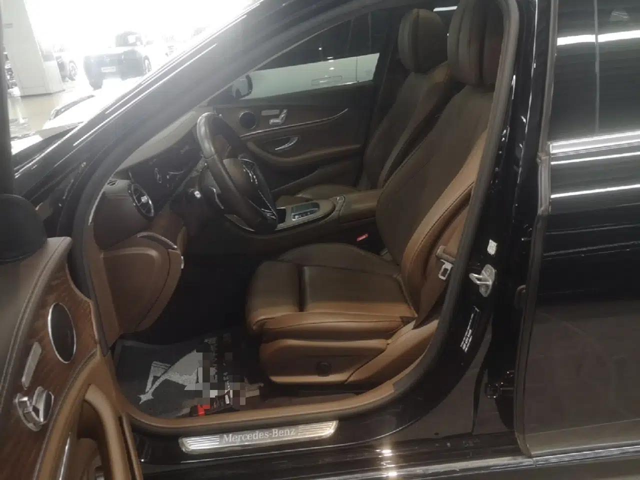Mercedes-Benz E-Class New Energy 2022 Second Facelift E 350 e L Plug-in Hybrid Sedan — миниатюра 22