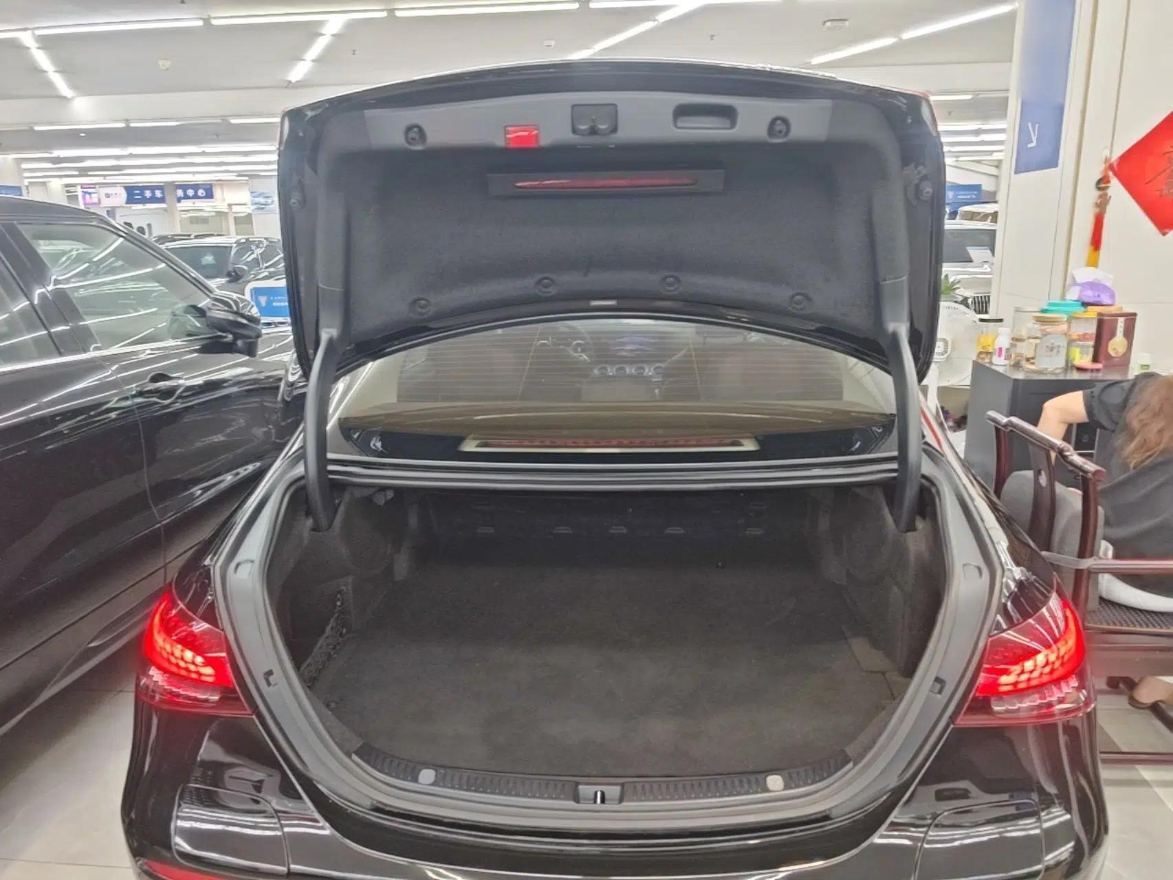 Mercedes-Benz E-Class New Energy 2022 Facelift E 350 e L Plug-in Hybrid Sedan — миниатюра 27