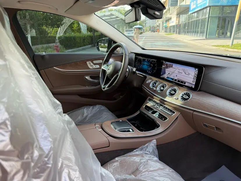 Mercedes-Benz E-Class 2023 Updated E 300 L Fashion Edition — миниатюра 18