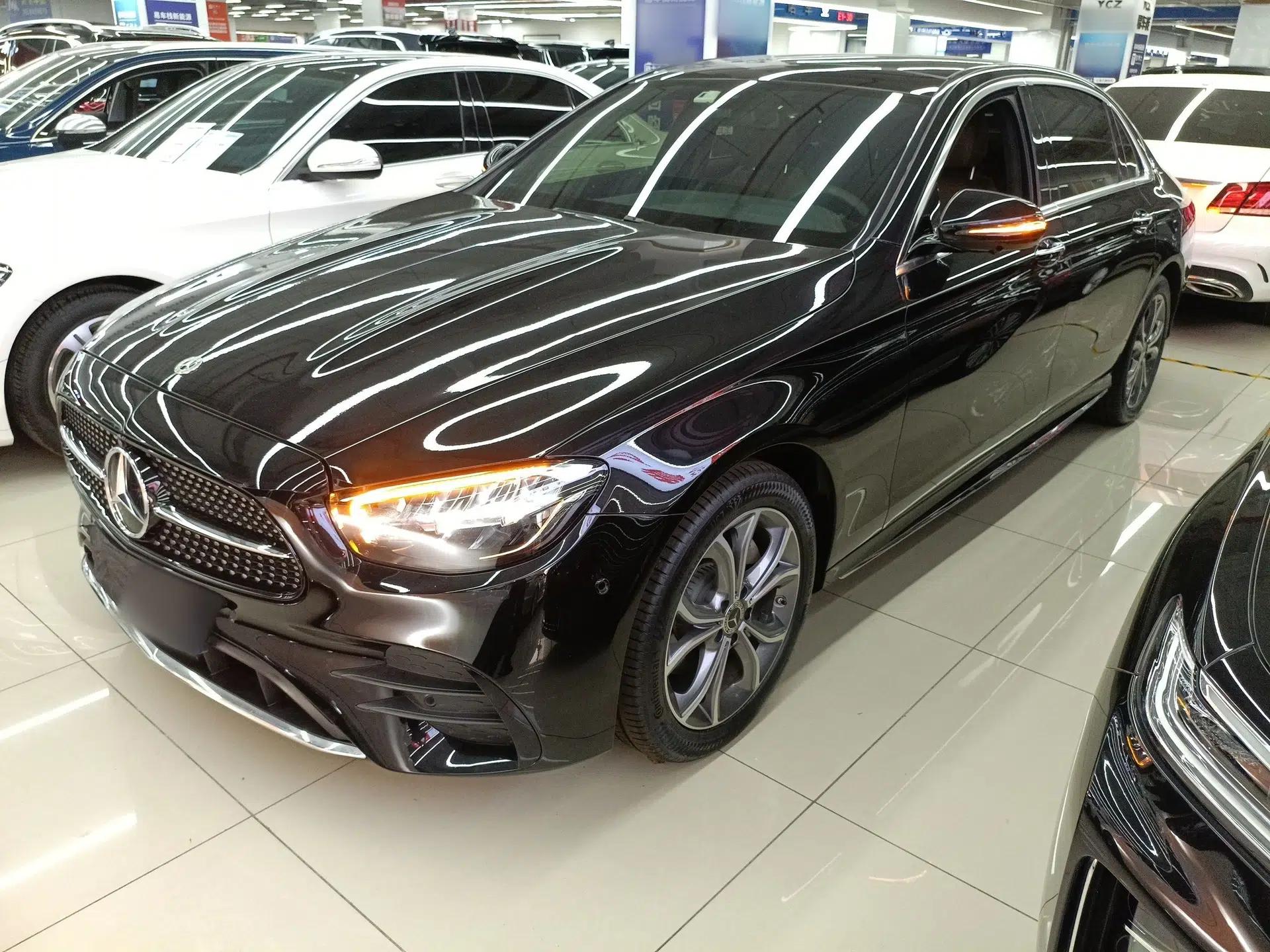 Mercedes-Benz E-Class 2022 Second Facelift E 300 L Sport Luxury Edition — миниатюра 1