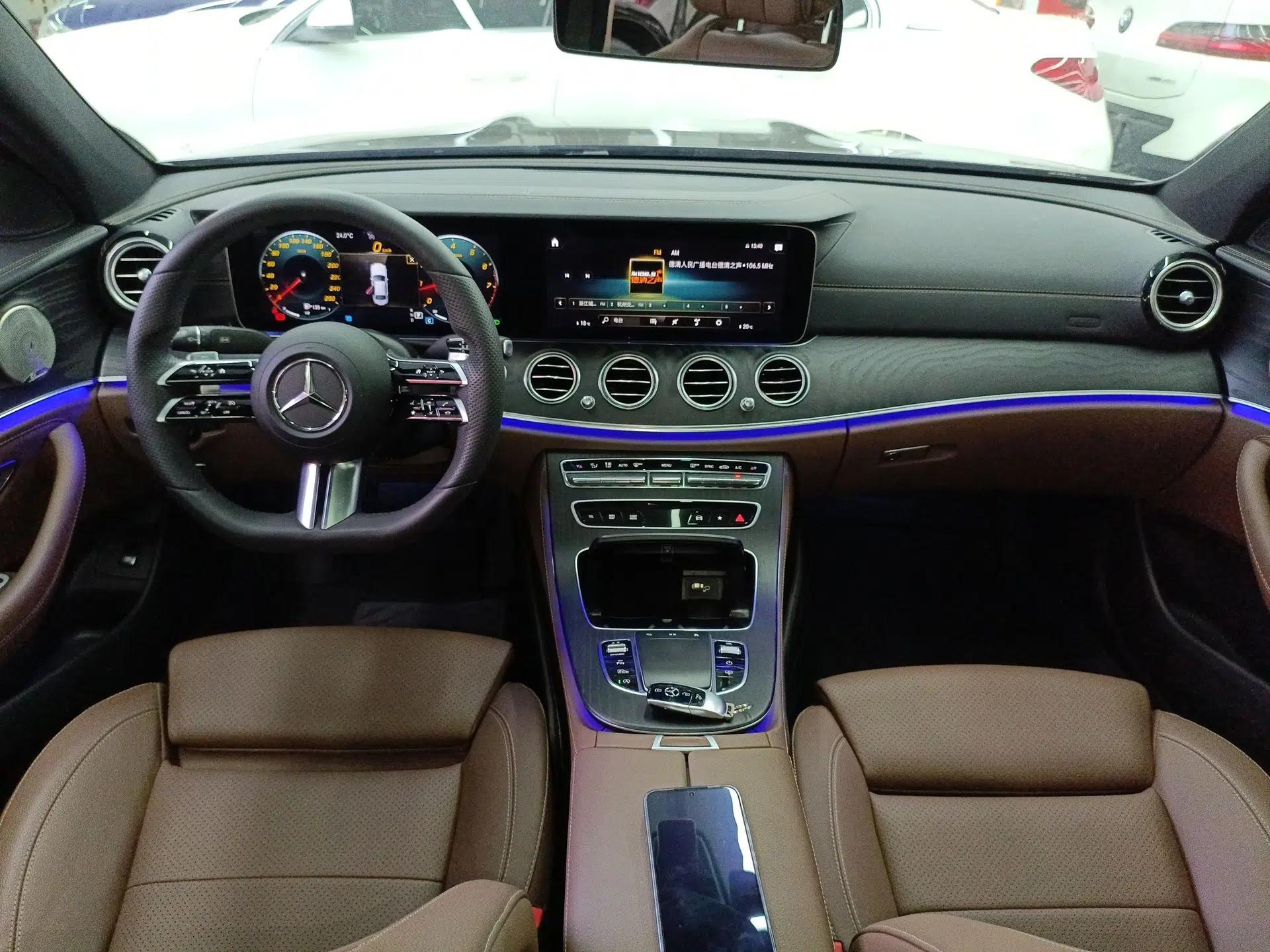 Mercedes-Benz E-Class 2022 Second Facelift E 300 L Sport Luxury Edition — миниатюра 17