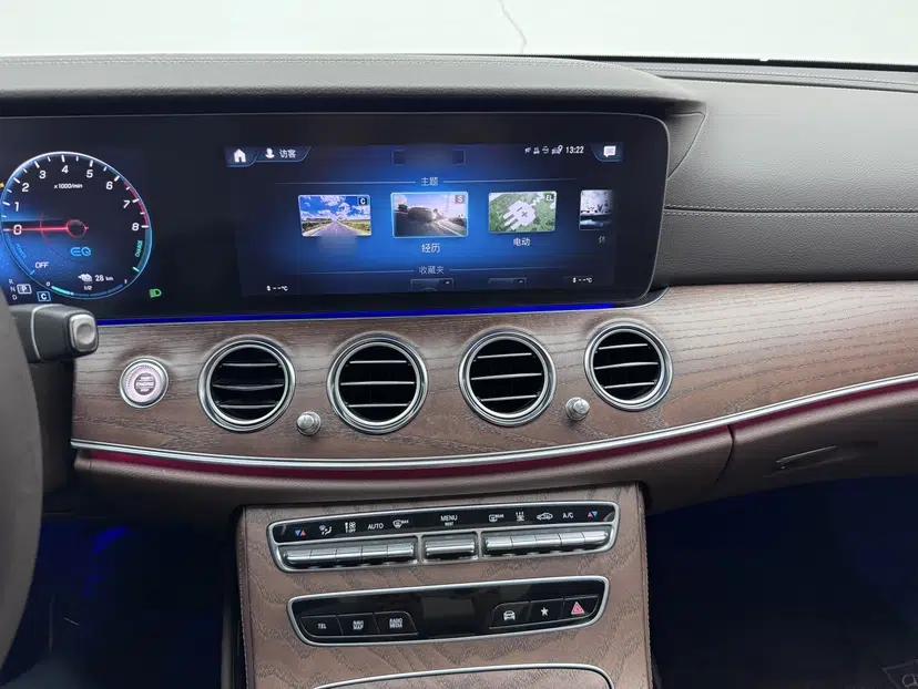 Mercedes-Benz E-Class New Energy 2023 E 350 e L Plug-in Hybrid Sedan — миниатюра 12