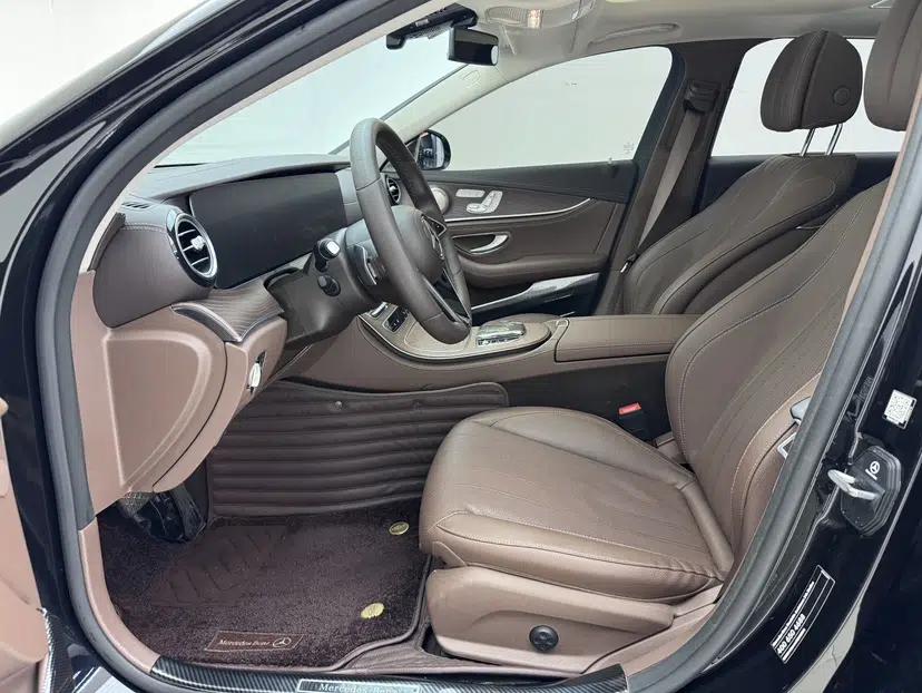 Mercedes-Benz E-Class New Energy 2023 E 350 e L Plug-in Hybrid Sedan — миниатюра 18