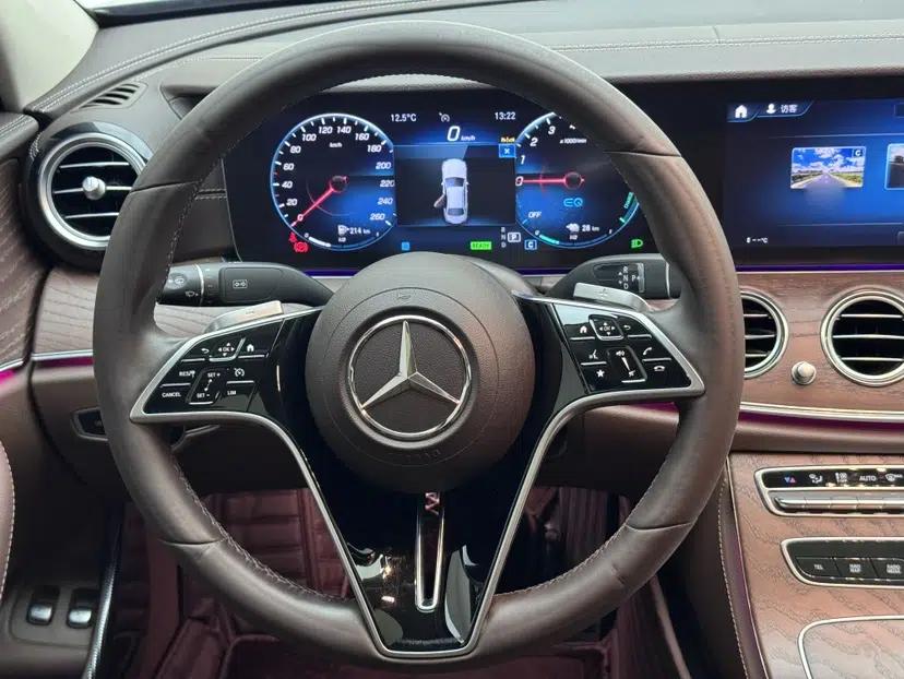Mercedes-Benz E-Class New Energy 2023 E 350 e L Plug-in Hybrid Sedan — миниатюра 9
