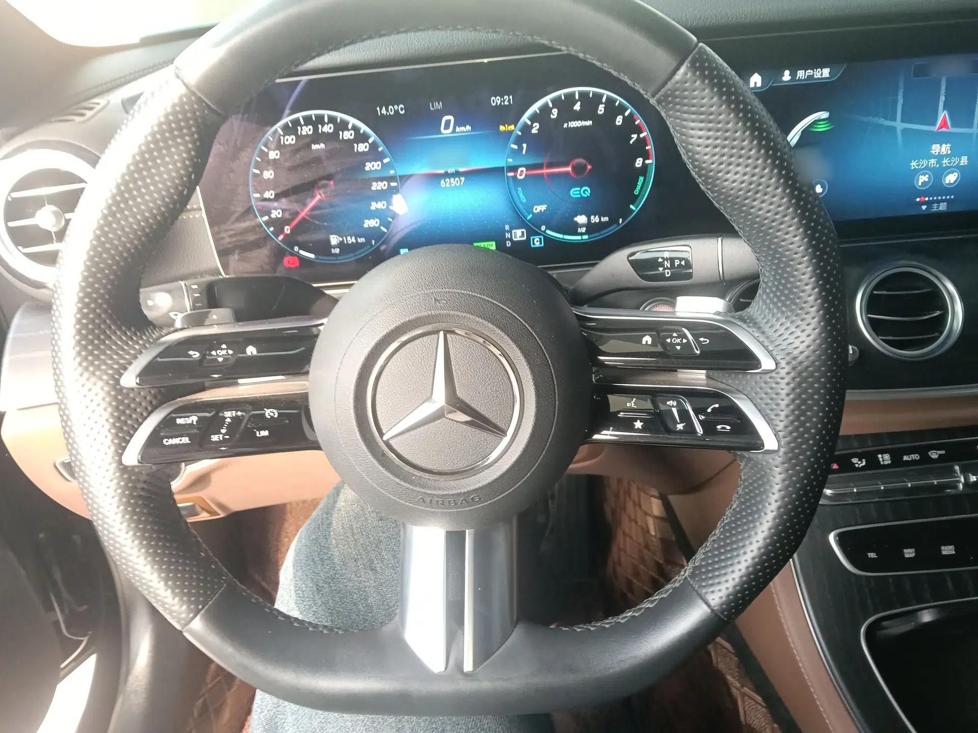 Mercedes-Benz E-Class New Energy 2023 E 350 e L Plug-in Hybrid Sports Sedan — миниатюра 13