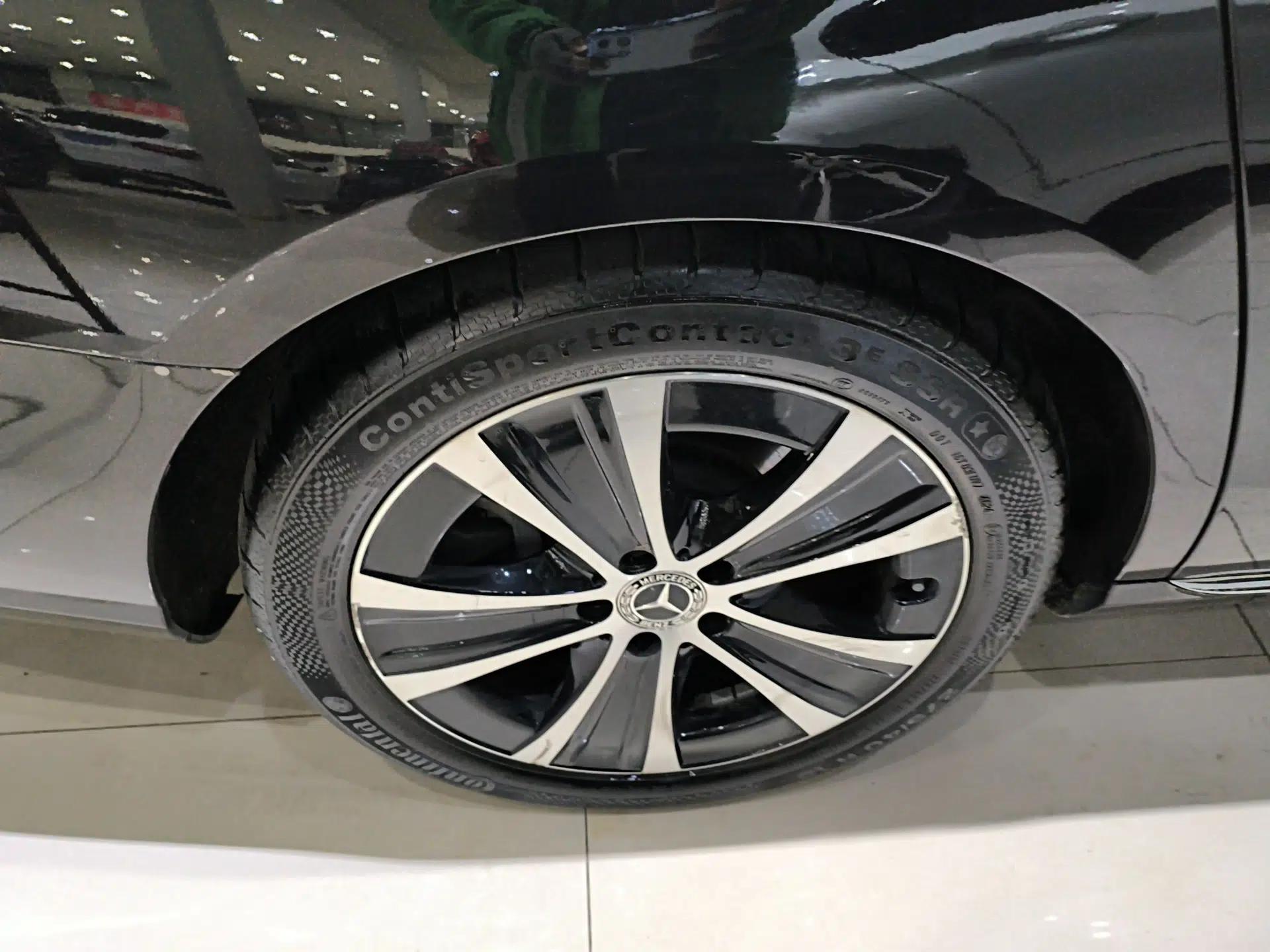 Mercedes-Benz E-Class New Energy 2022 Restyled E 350 e L Plug-in Hybrid Sedan — миниатюра 11