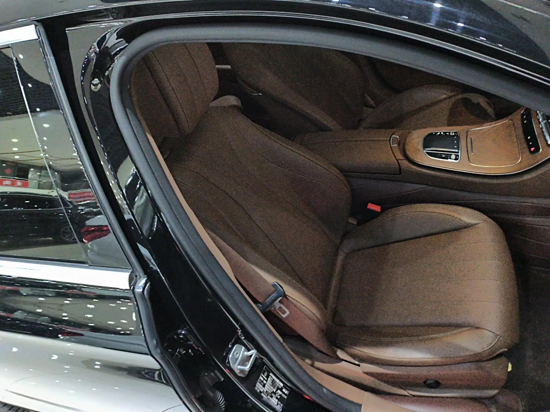 Mercedes-Benz E-Class New Energy 2022 Restyled E 350 e L Plug-in Hybrid Sedan — миниатюра 19