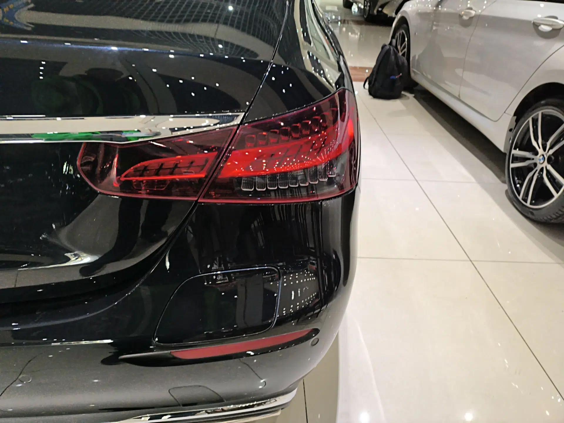 Mercedes-Benz E-Class New Energy 2022 Restyled E 350 e L Plug-in Hybrid Sedan — миниатюра 9