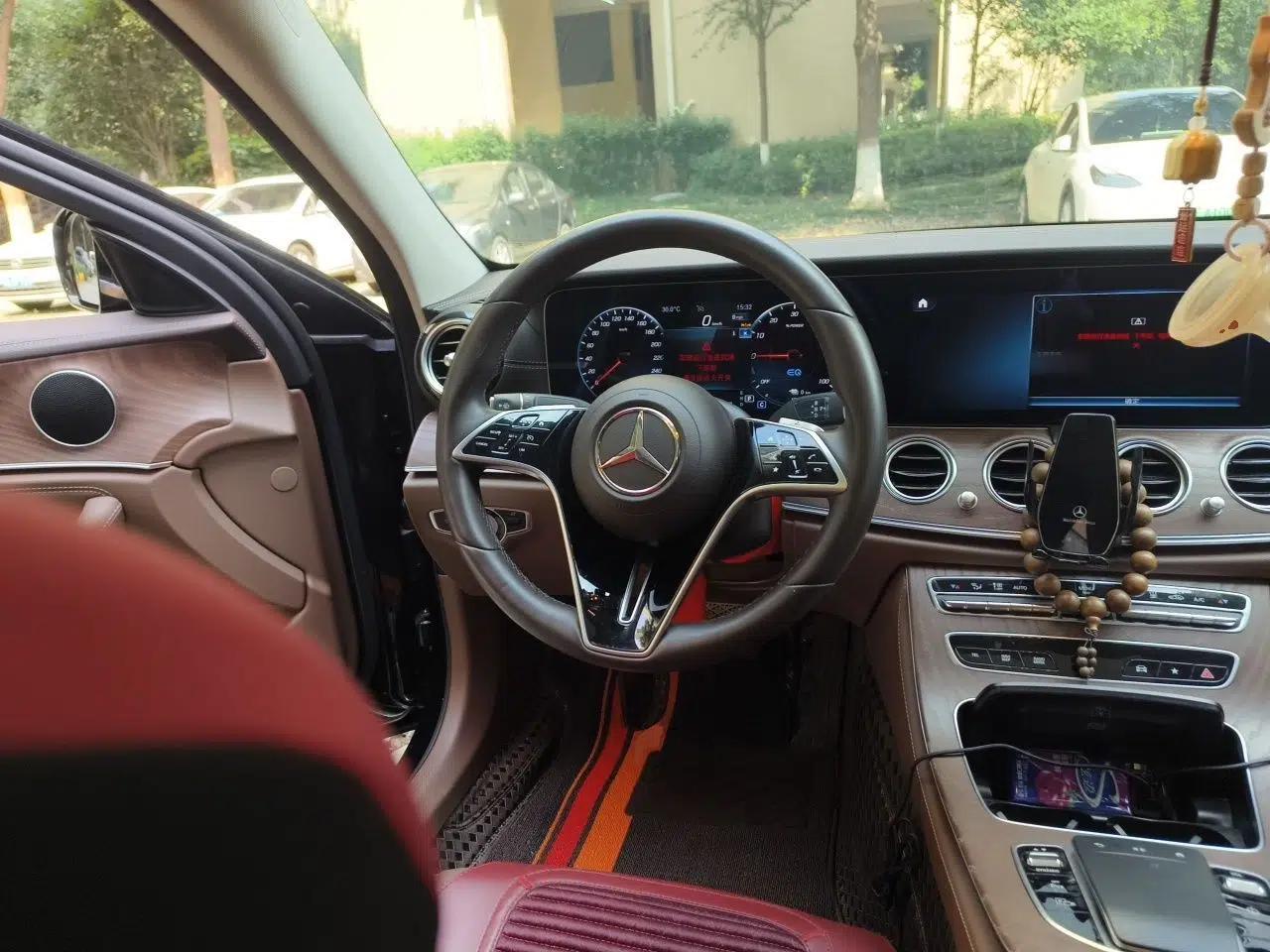 Mercedes-Benz E-Class New Energy 2023 E 350 e L Plug-in Hybrid Sedan — миниатюра 10