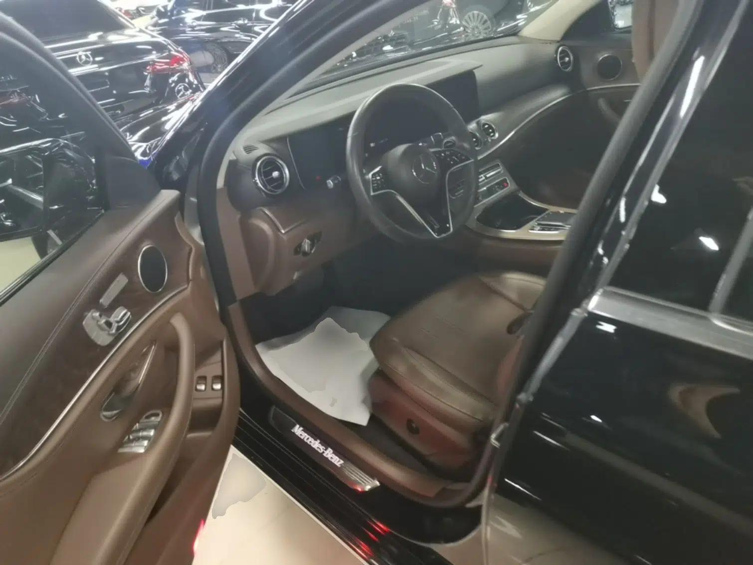 Mercedes-Benz E-Class New Energy 2022 Restyled E 350 e L Plug-in Hybrid Sedan — миниатюра 17